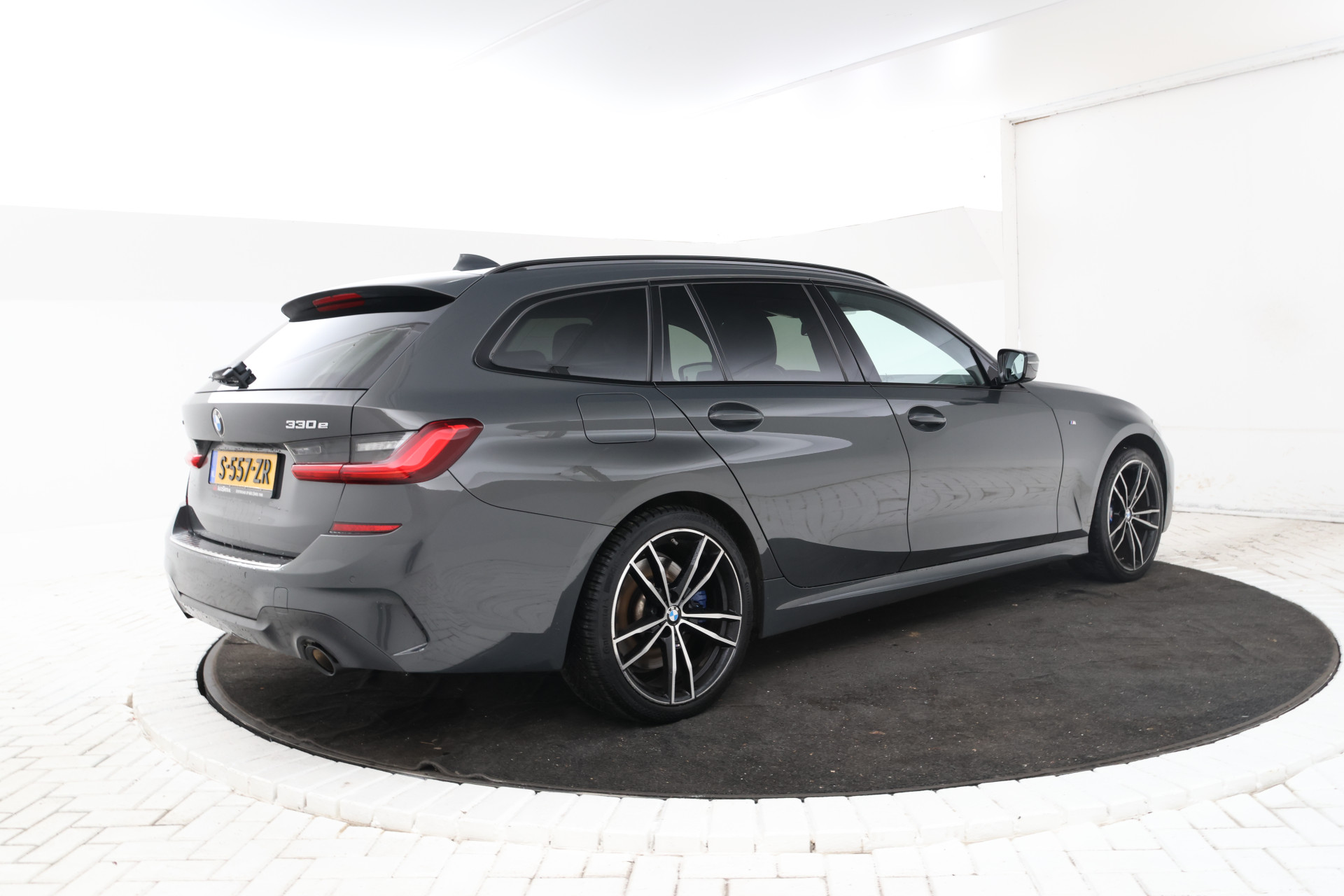 Foto van BMW 330e xDrive