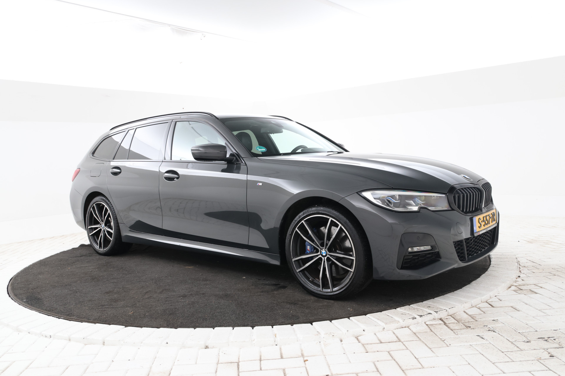 Foto van BMW 330e xDrive