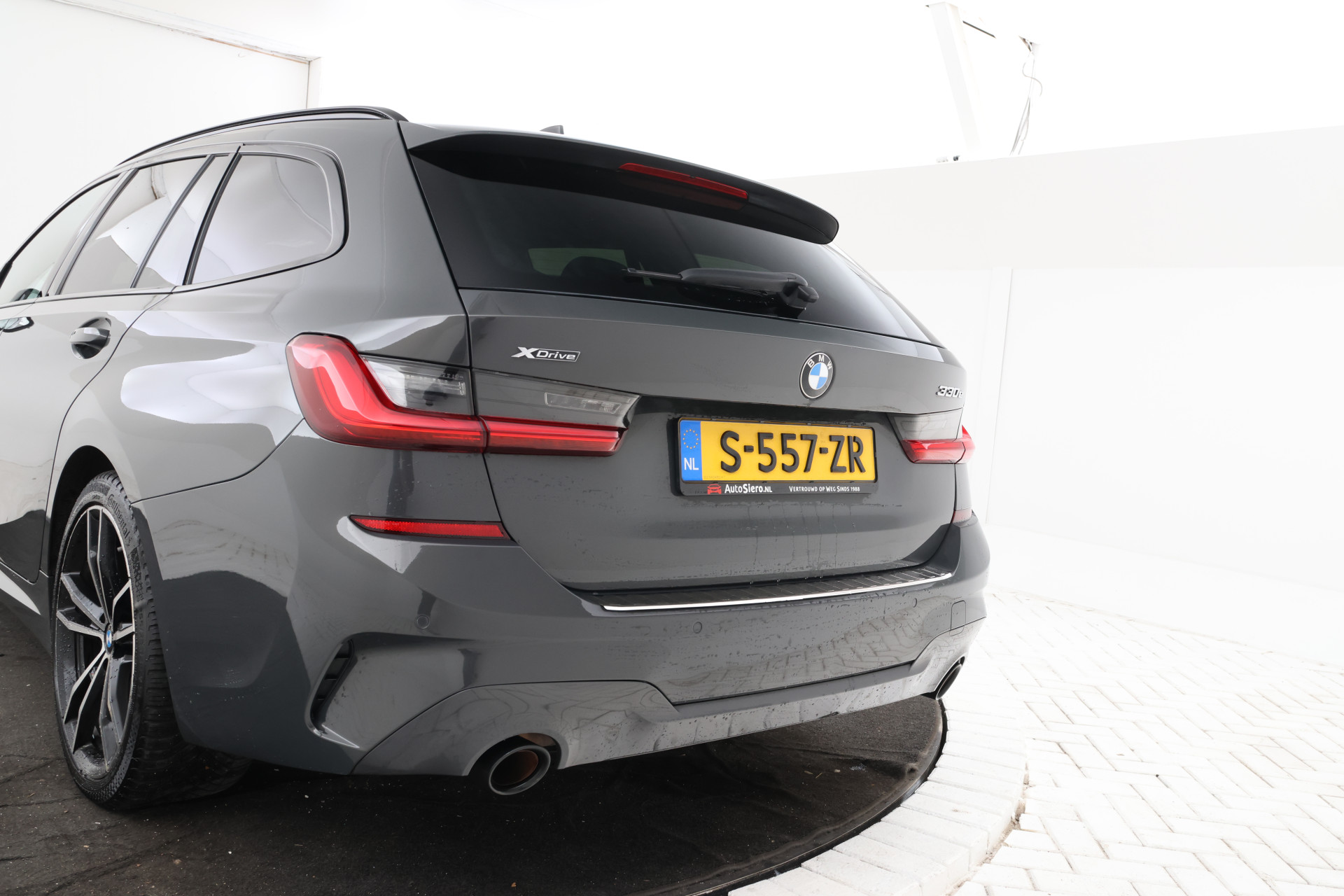 Foto van BMW 330e xDrive