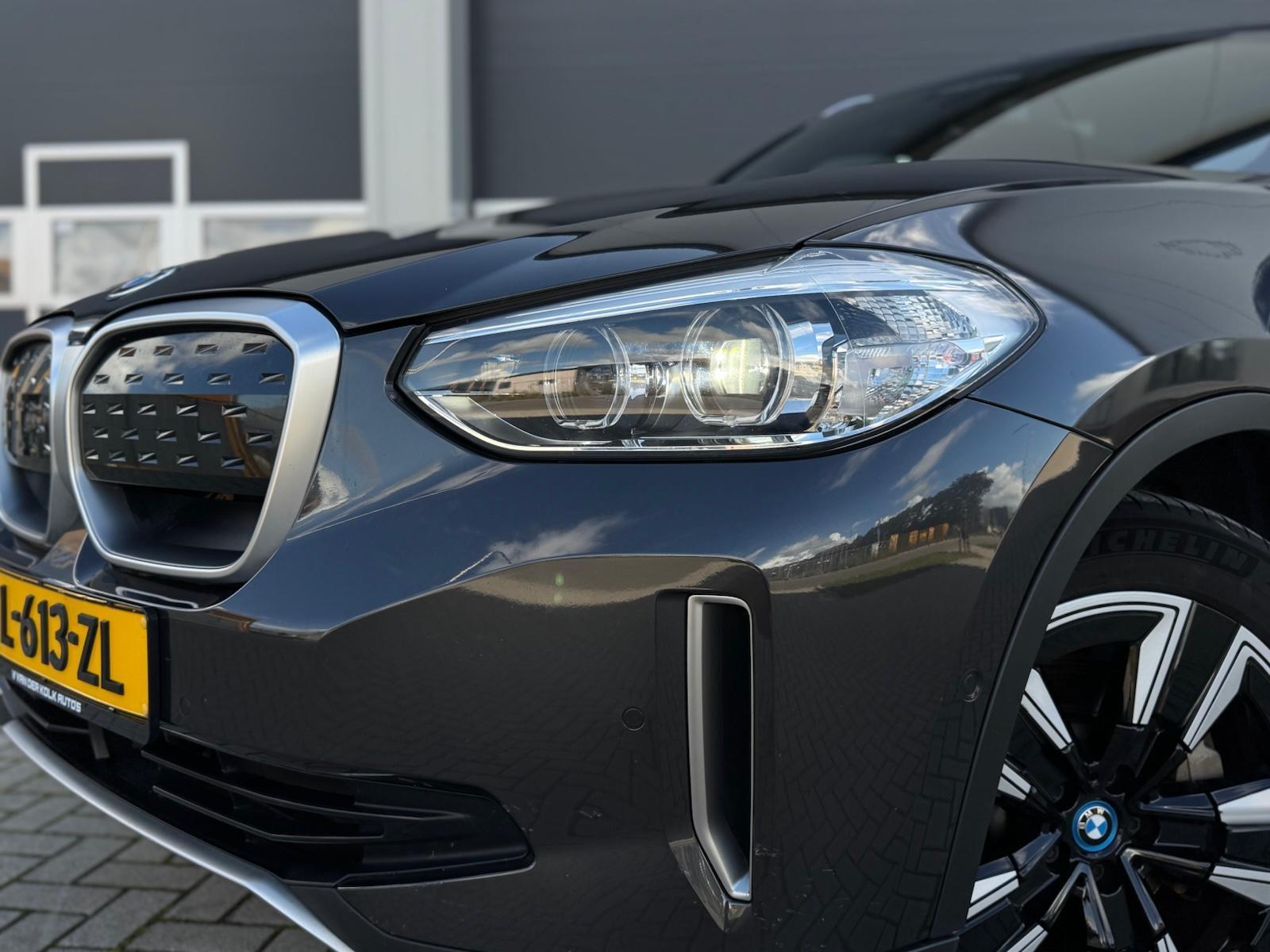 Foto van BMW Ix3