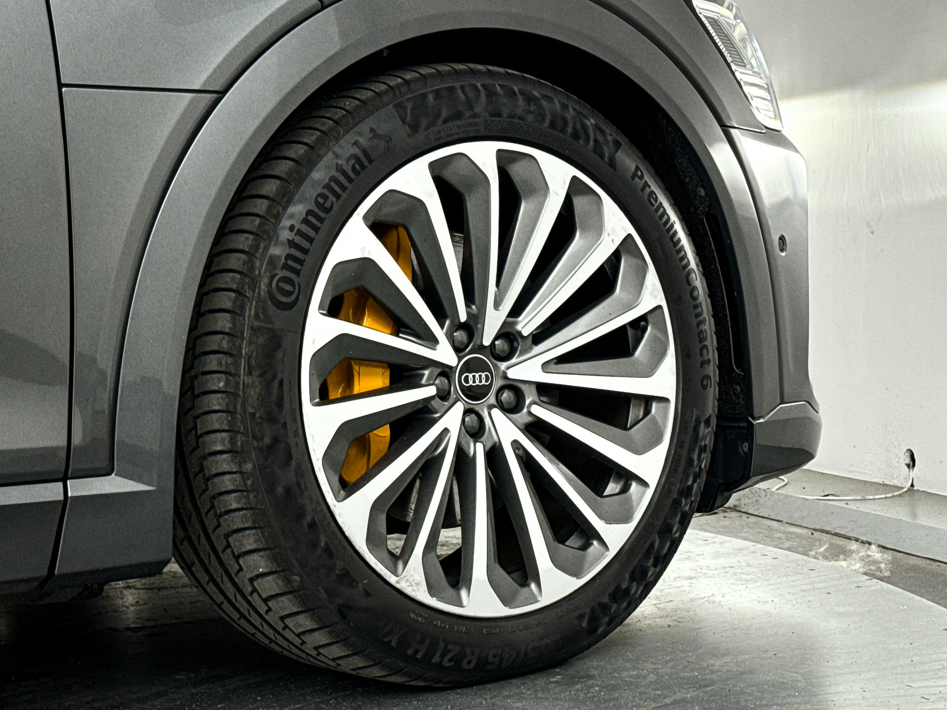 Foto van Audi E-tron 55