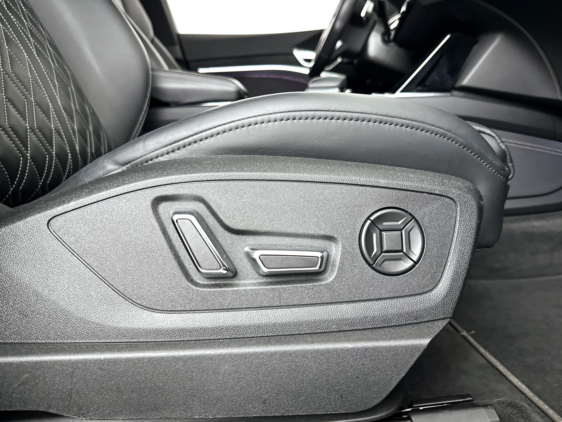 Foto van Audi E-tron 55