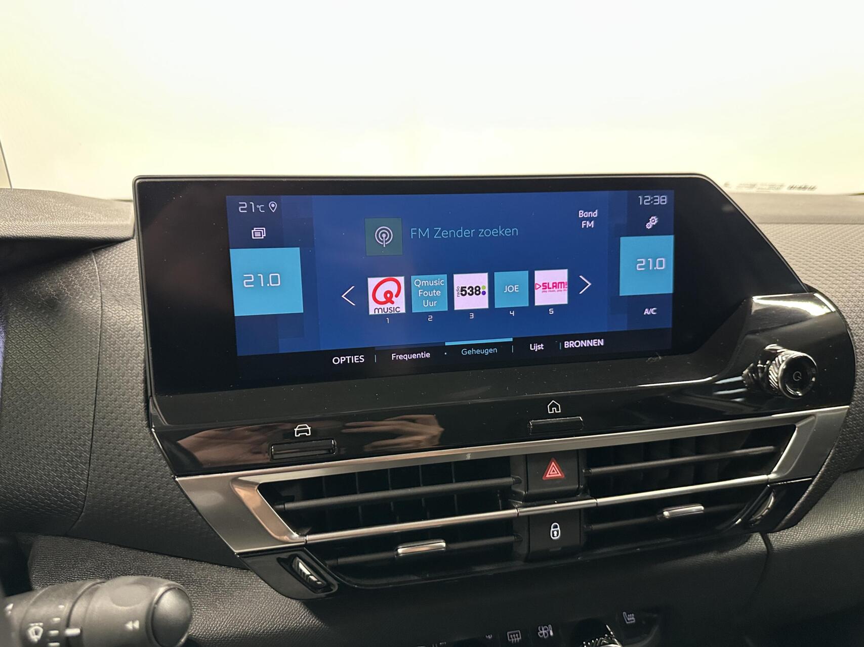 Foto van Citroen E-c4