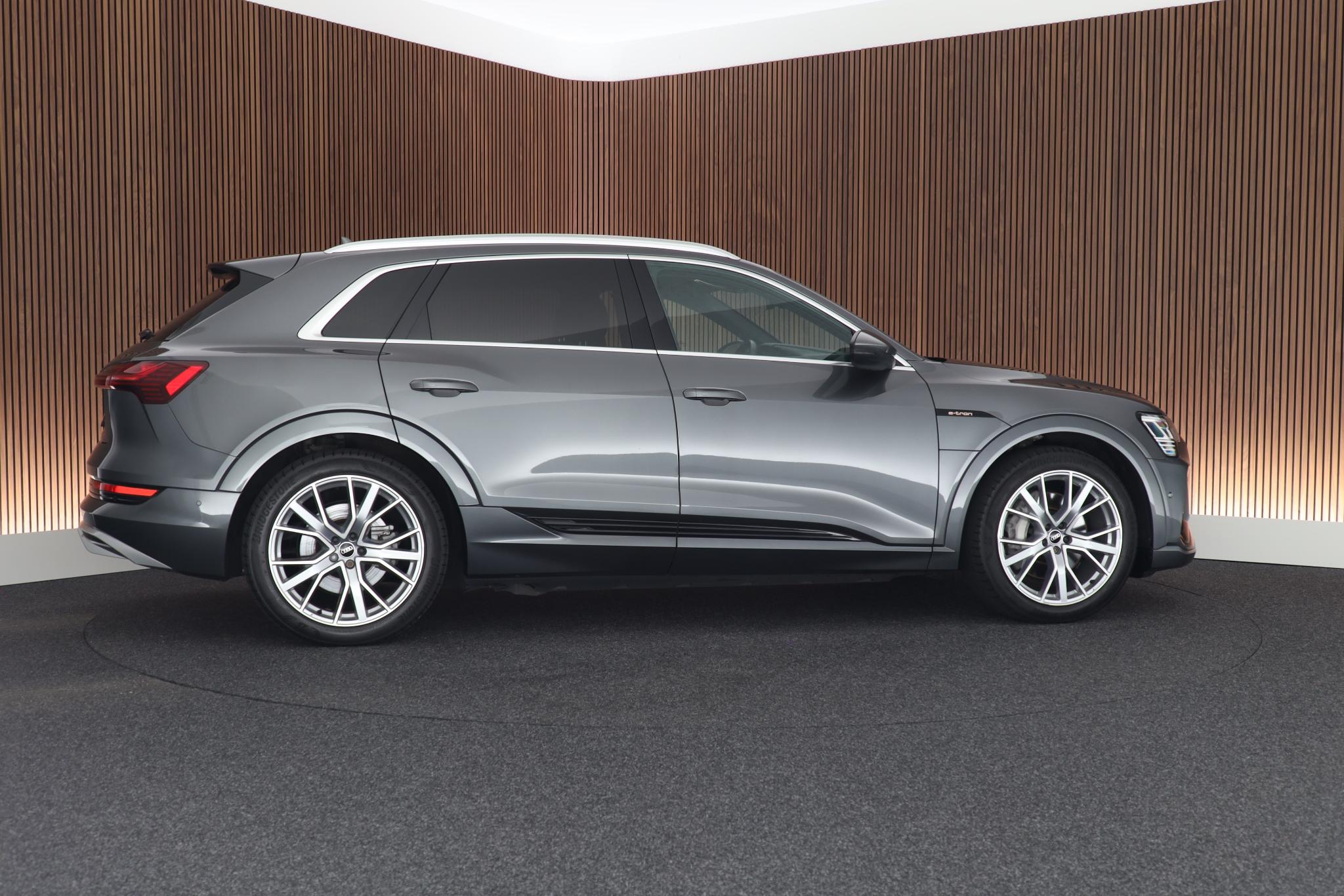 Foto van Audi E-tron 55