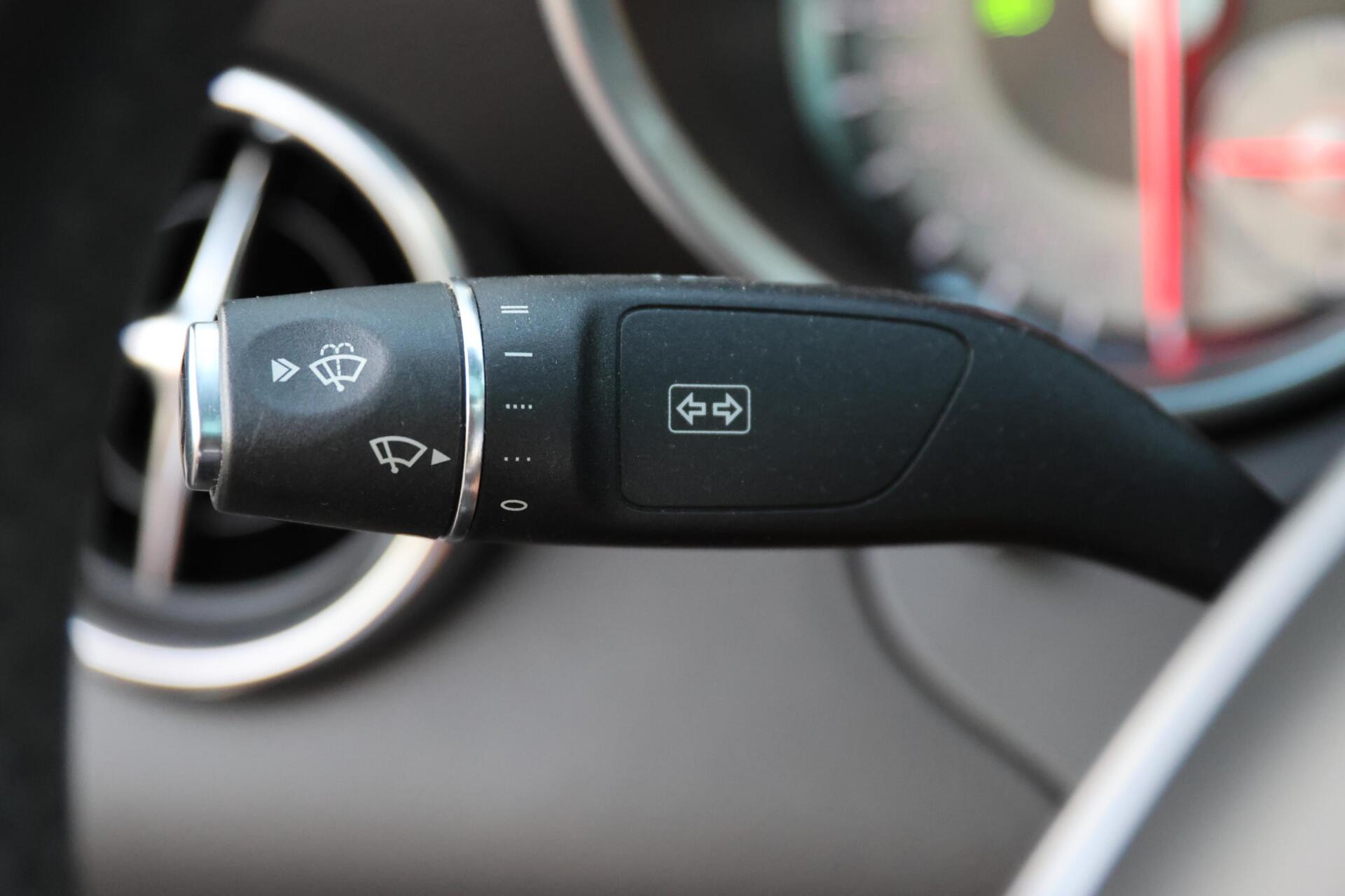 Foto van Mercedes-Benz SLK 300