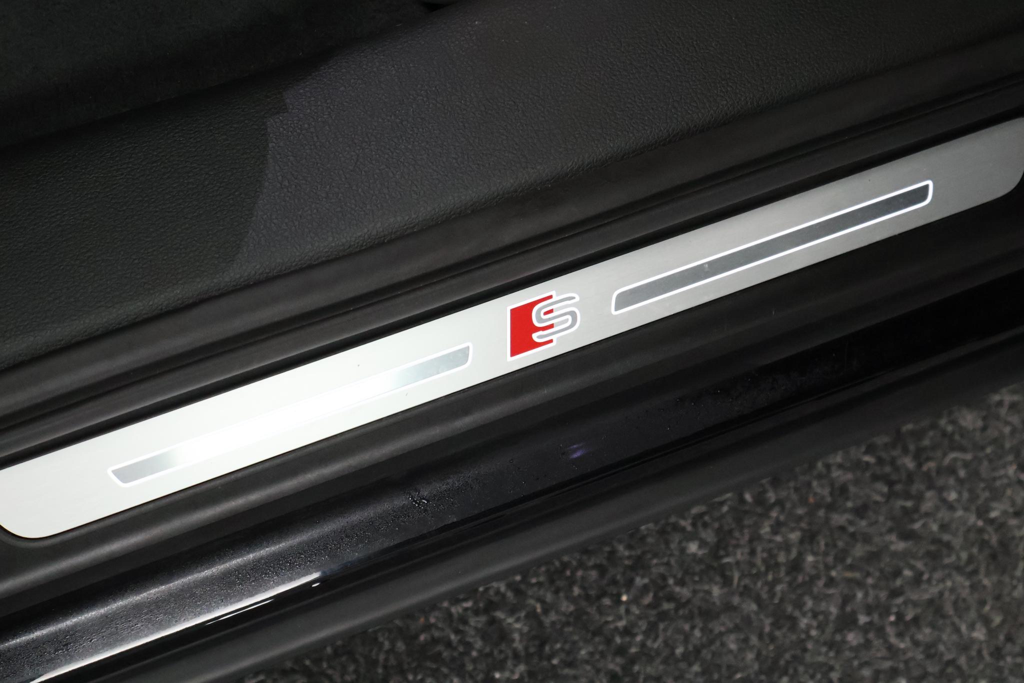 Foto van Audi Q7 55 TFSI E