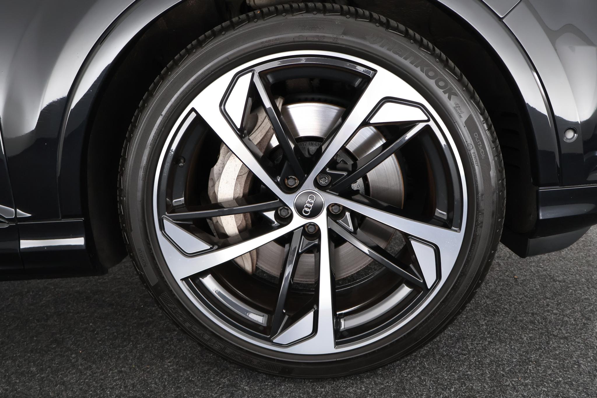 Foto van Audi Q7 55 TFSI E