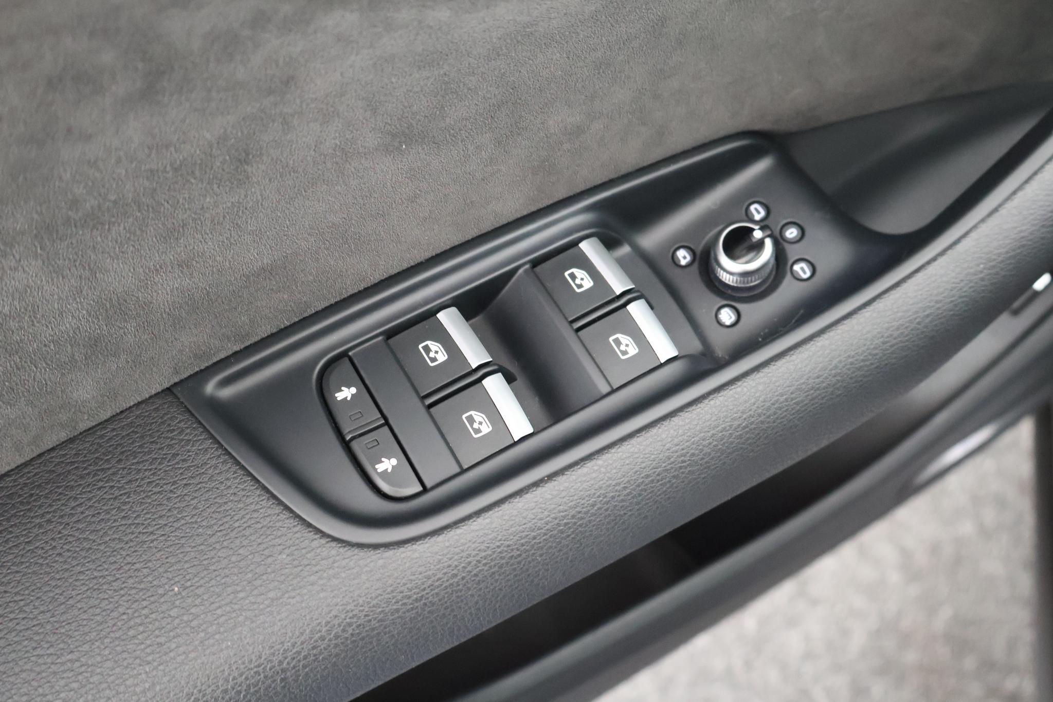 Foto van Audi Q7 55 TFSI E