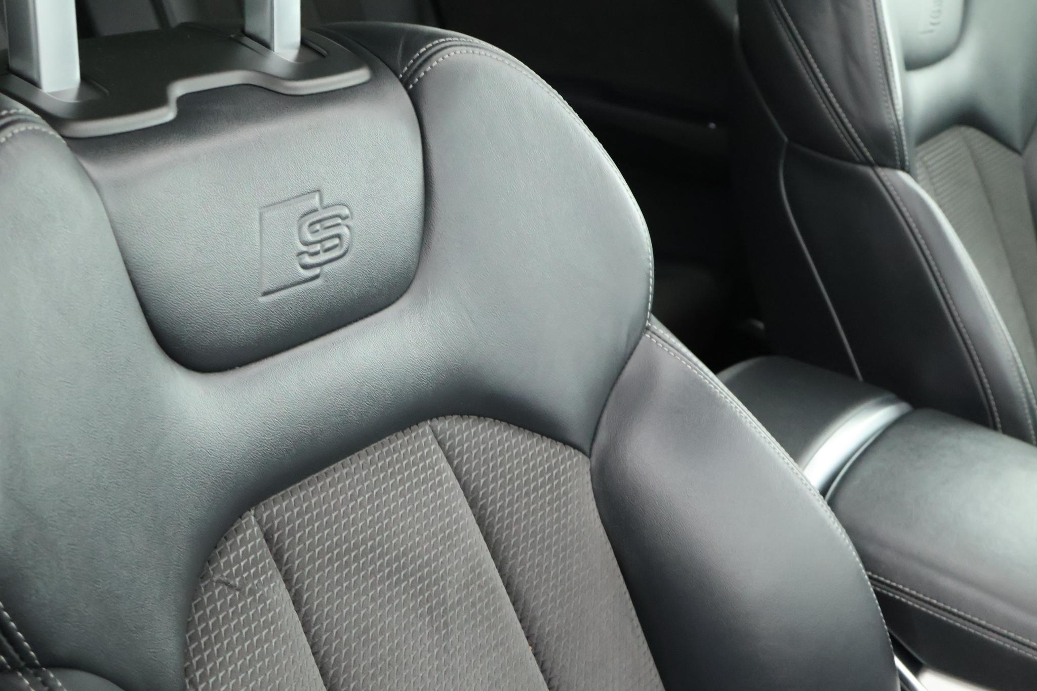 Foto van Audi Q7 55 TFSI E