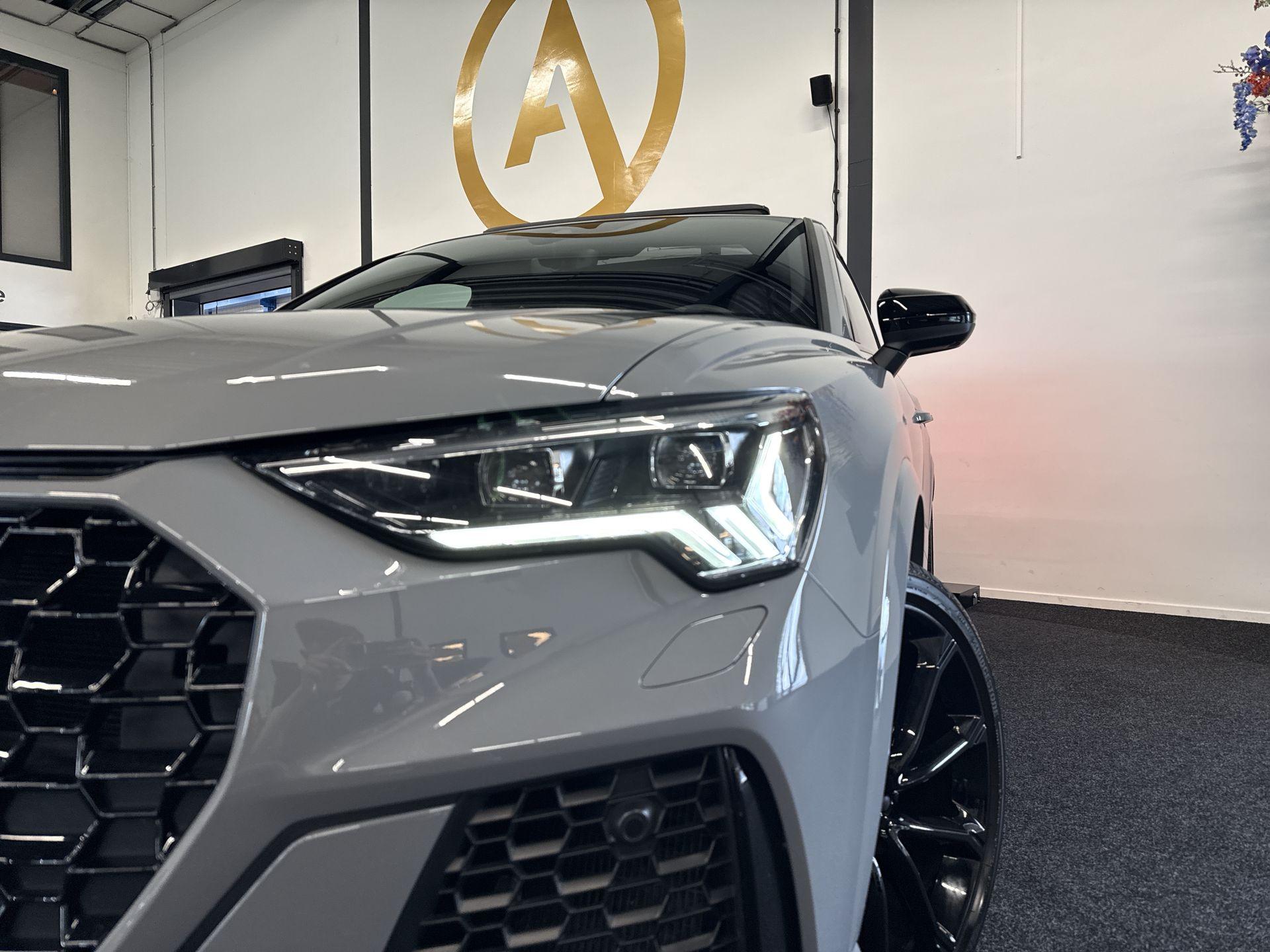 Foto van Audi RS Q3 Sportback