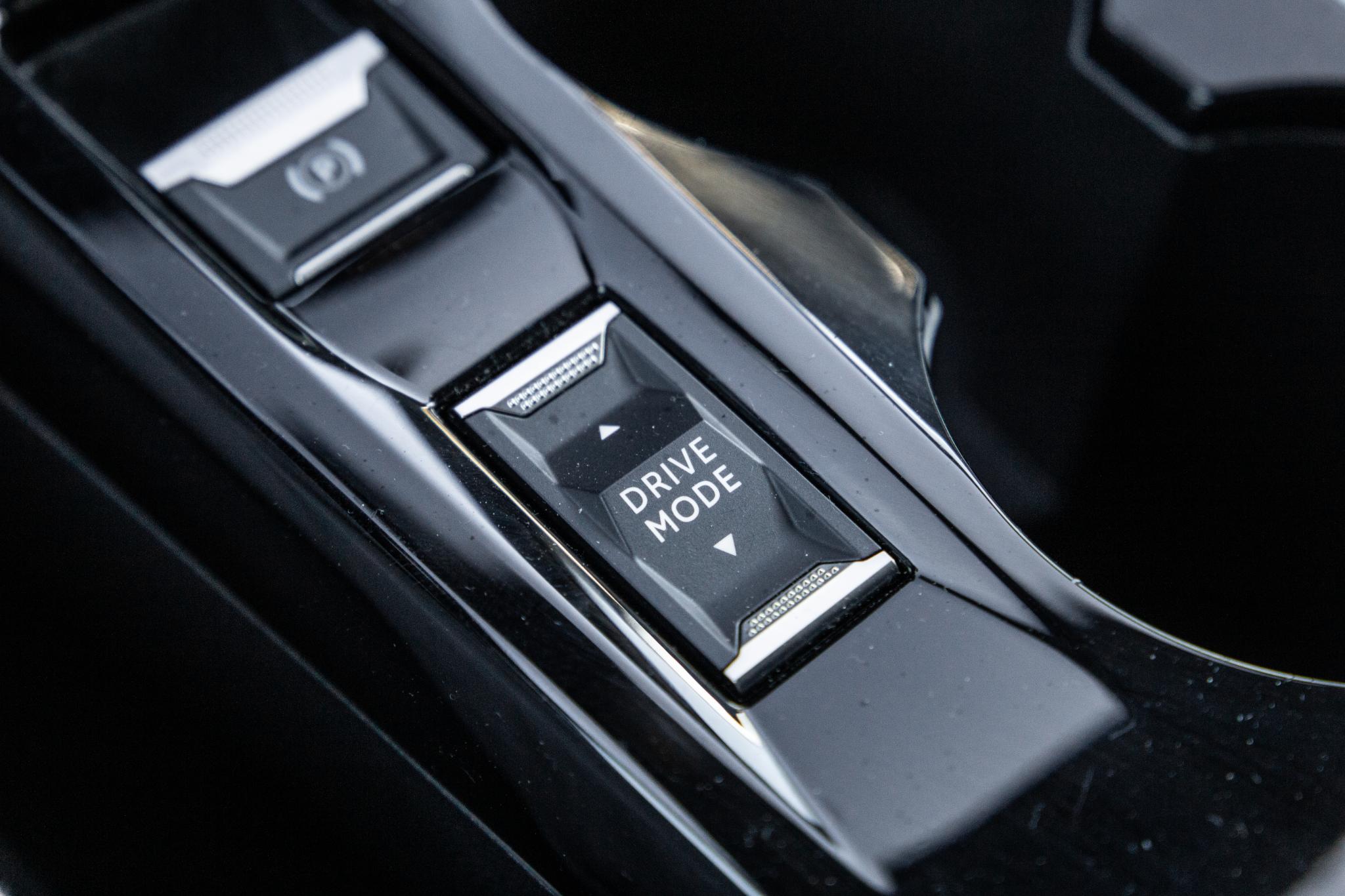 Foto van Peugeot E-2008