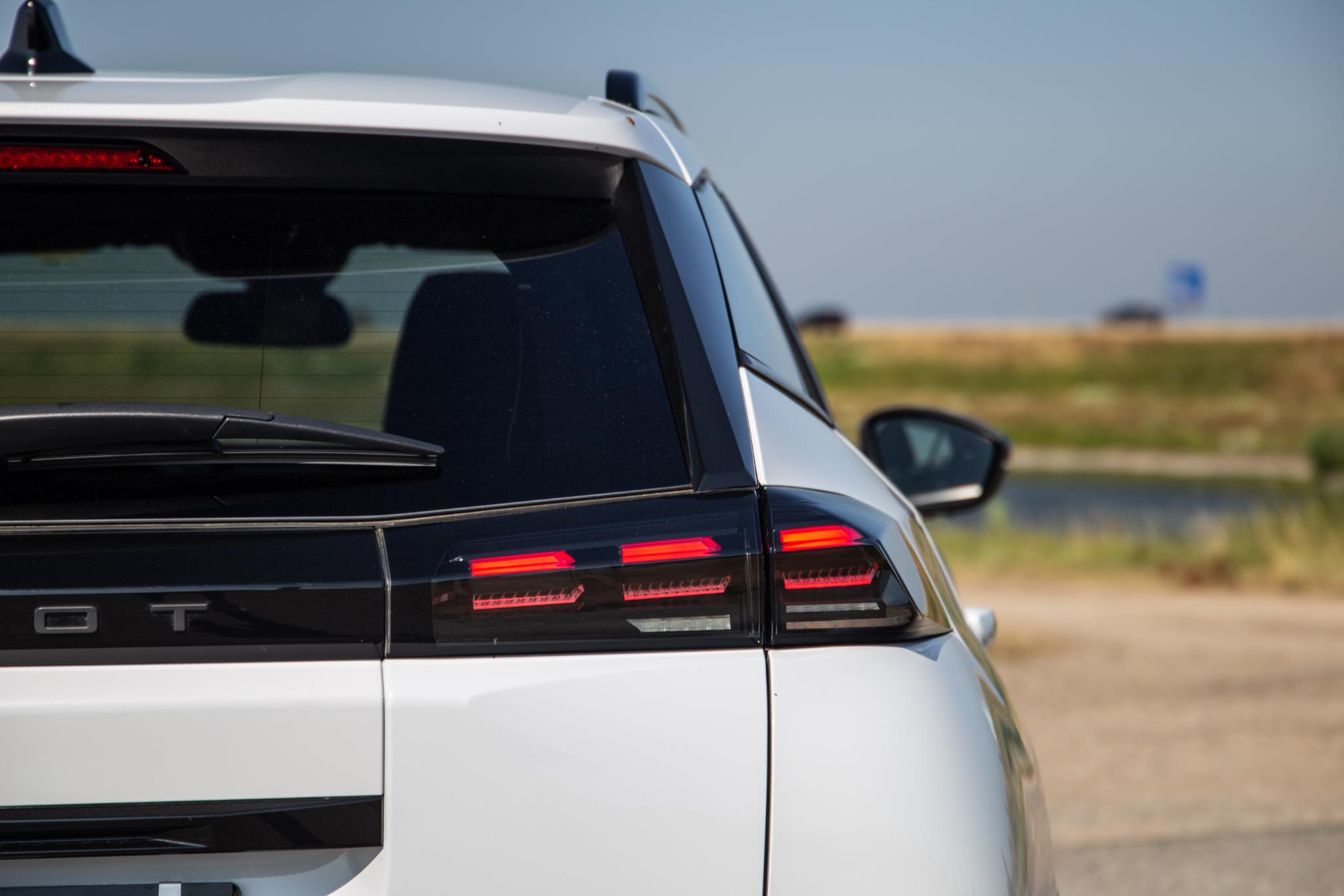 Foto van Peugeot E-2008