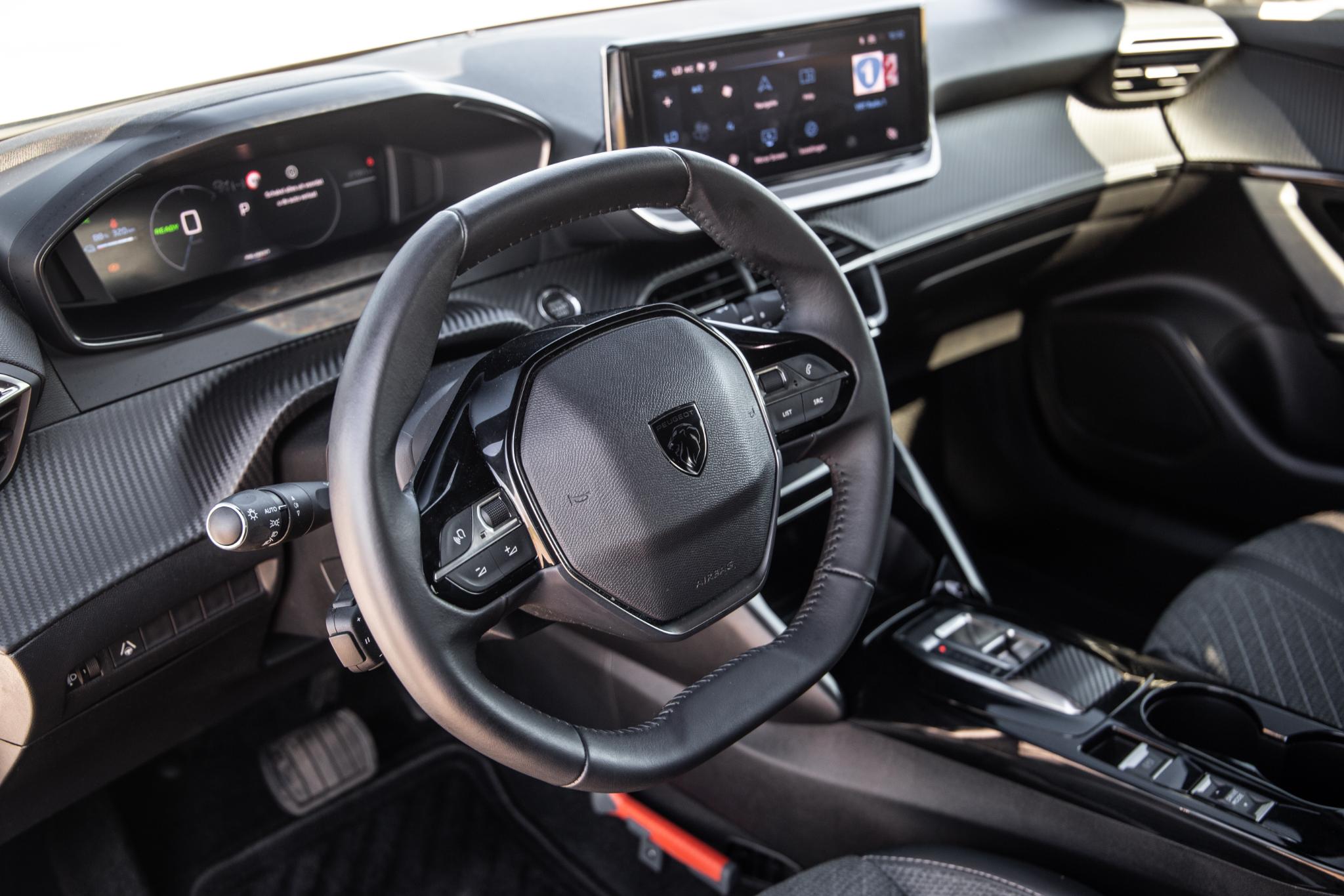 Foto van Peugeot E-2008