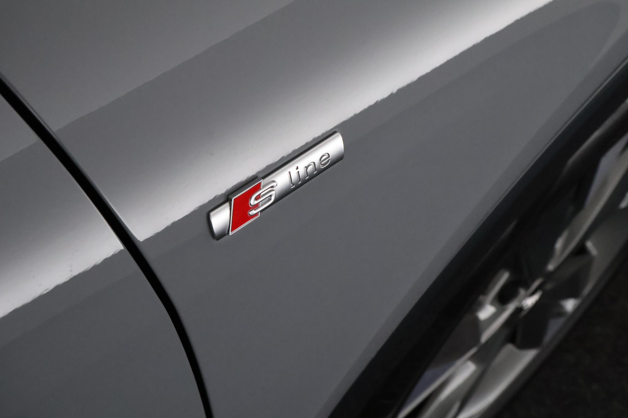 Foto van Audi Q4 50 E-tron
