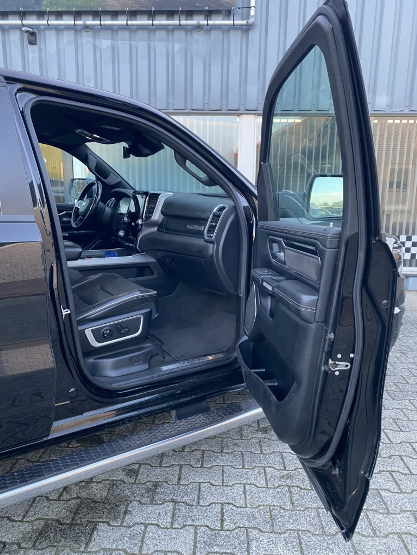 Foto van Ram Ram 1500 Laramie