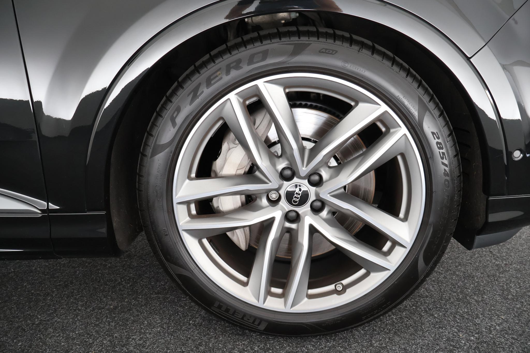 Foto van Audi Q7 55 TFSI E