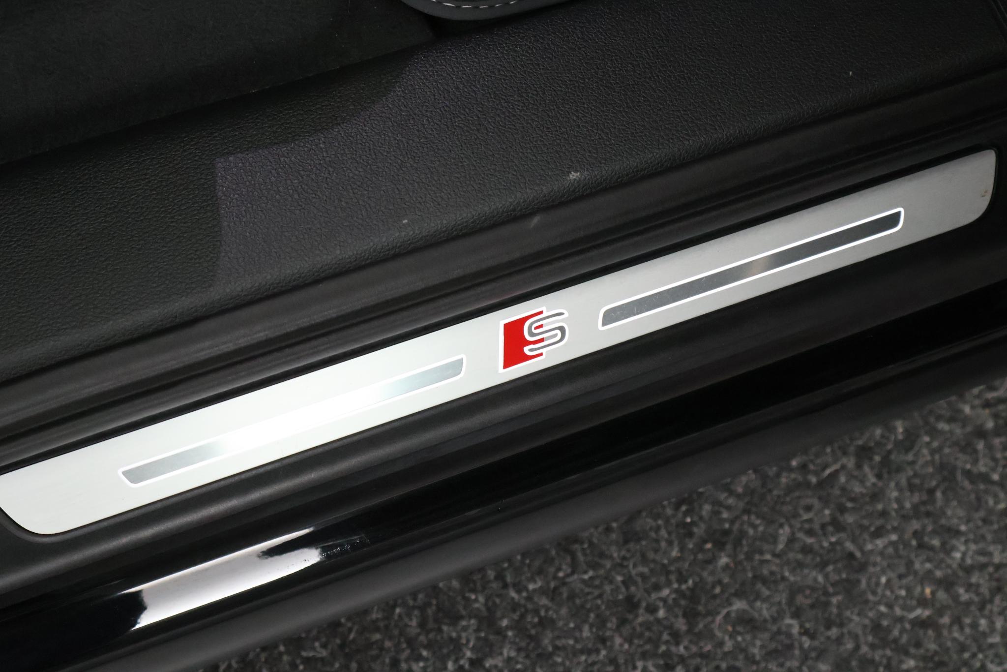 Foto van Audi Q7 55 TFSI E