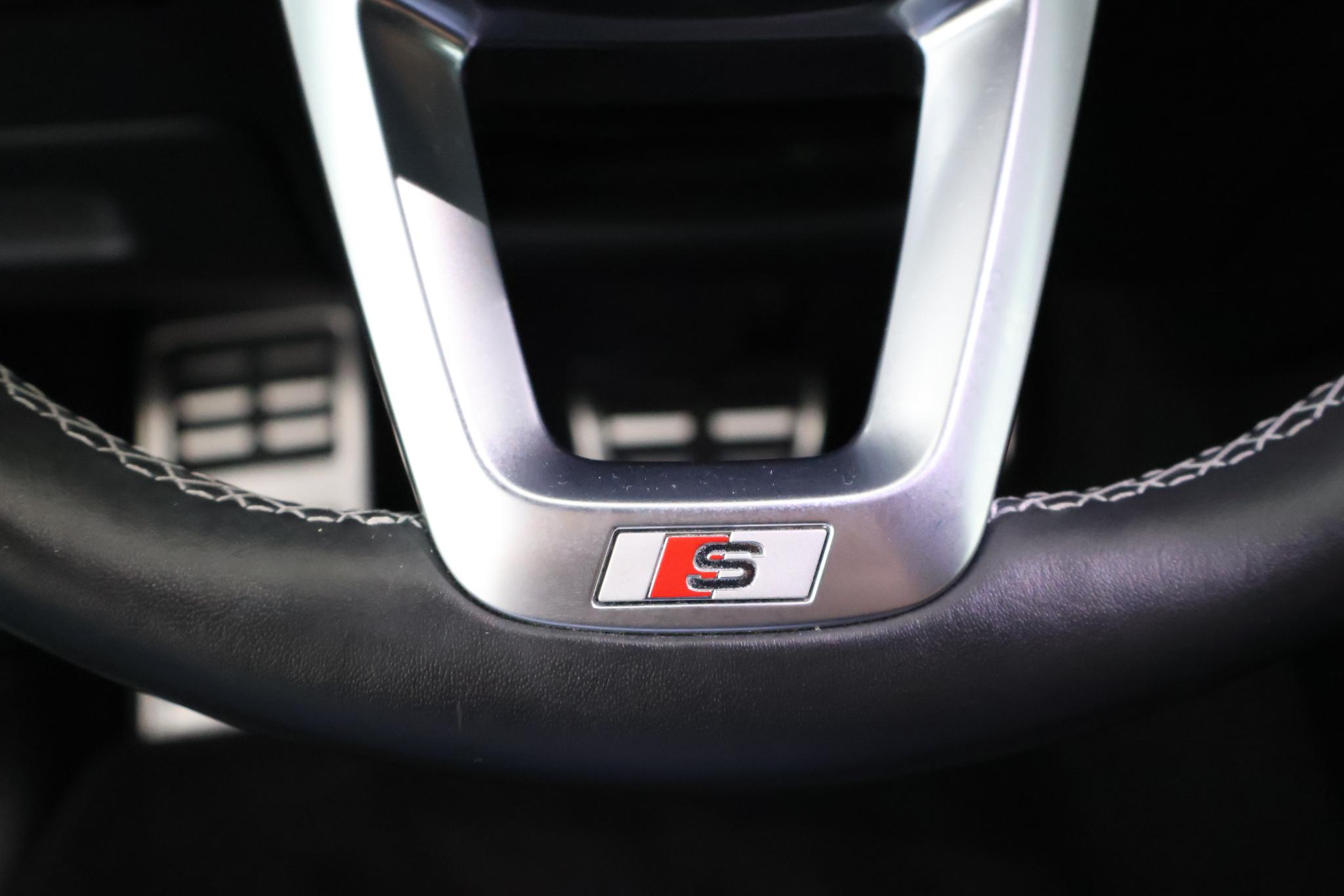 Foto van Audi Q7 55 TFSI E