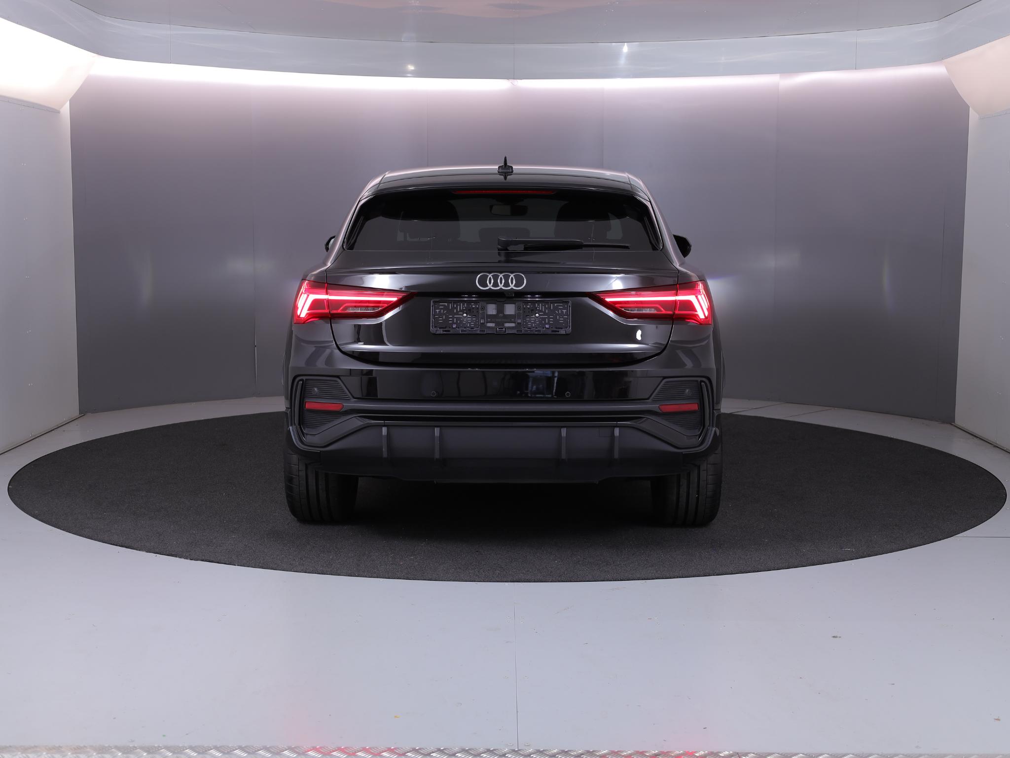 Foto van Audi Q3 Sportback E-tron