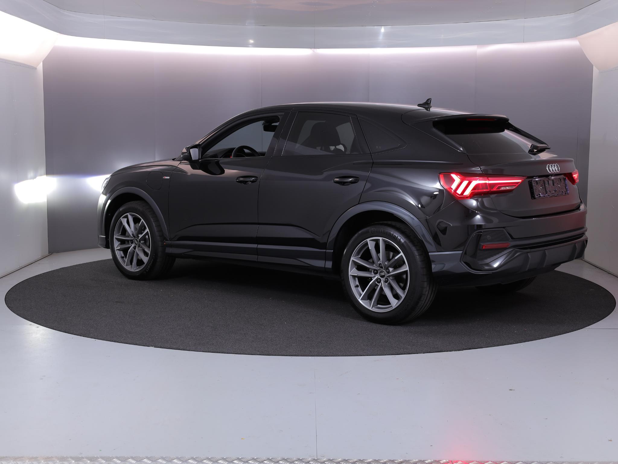 Foto van Audi Q3 Sportback E-tron