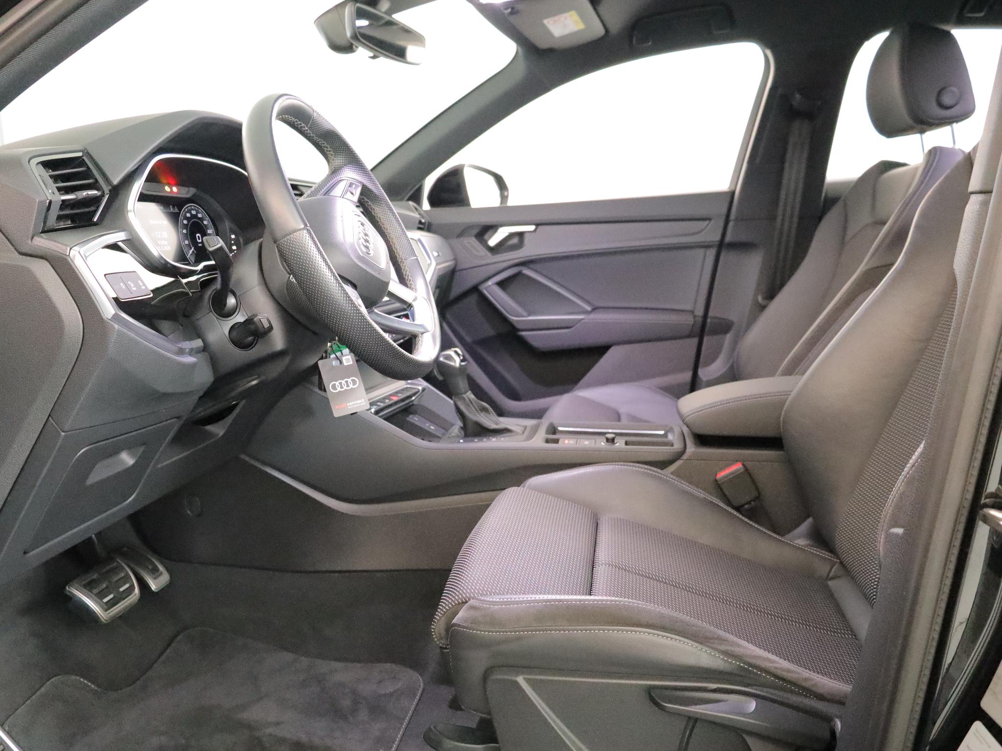 Foto van Audi Q3 Sportback E-tron