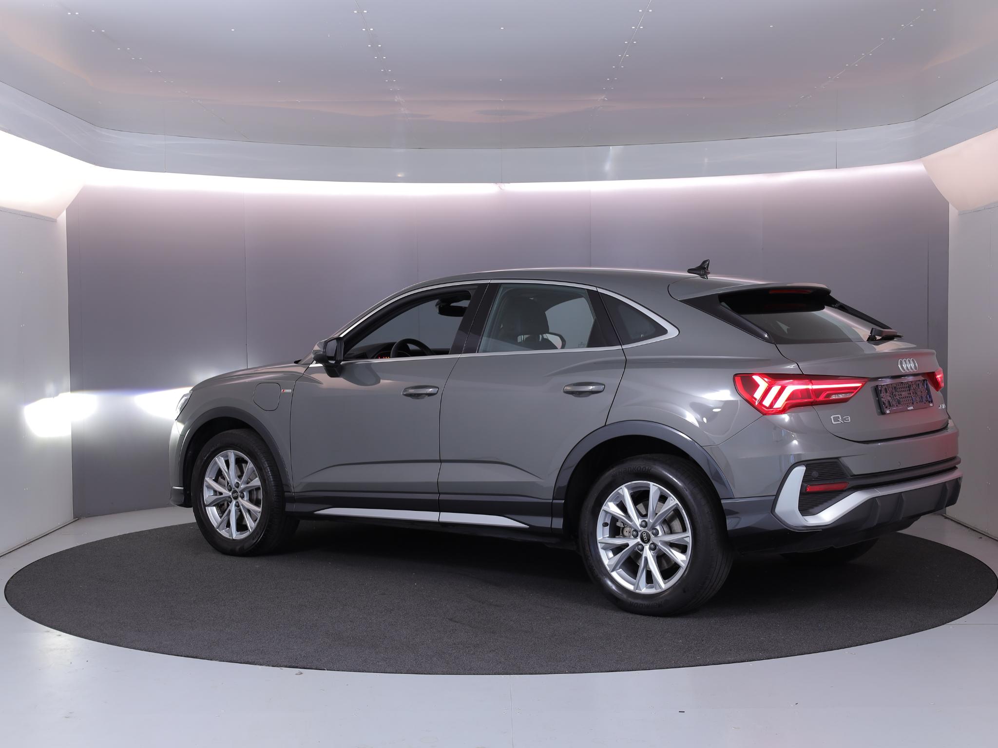 Foto van Audi Q3 Sportback E-tron
