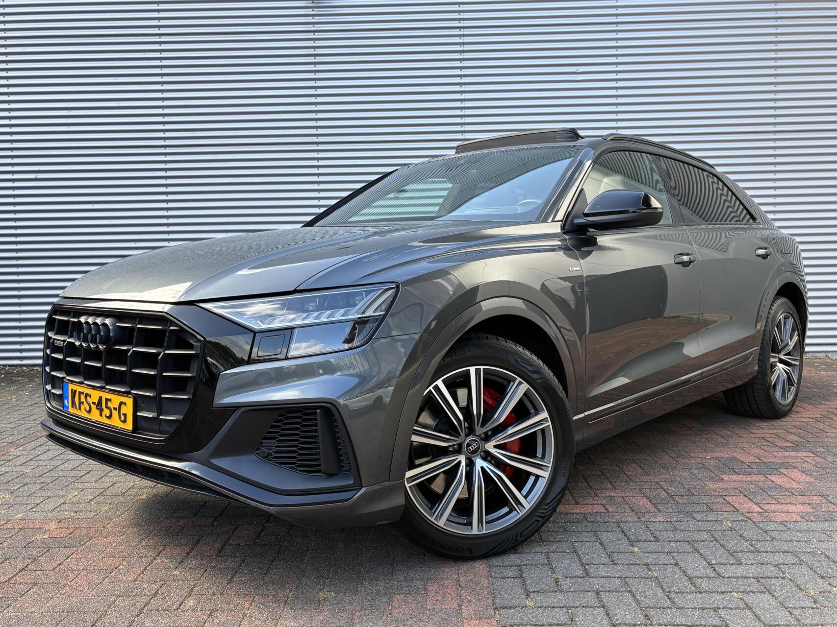 Audi Q8 60 TFSI E 60 TFSI e quattro Pro Line S Competition Pano Cruise Led Schuifd Camera Carplay Leer Vol Opties Eerste Eigenaar Perfecte Staat 2022 - voorkant