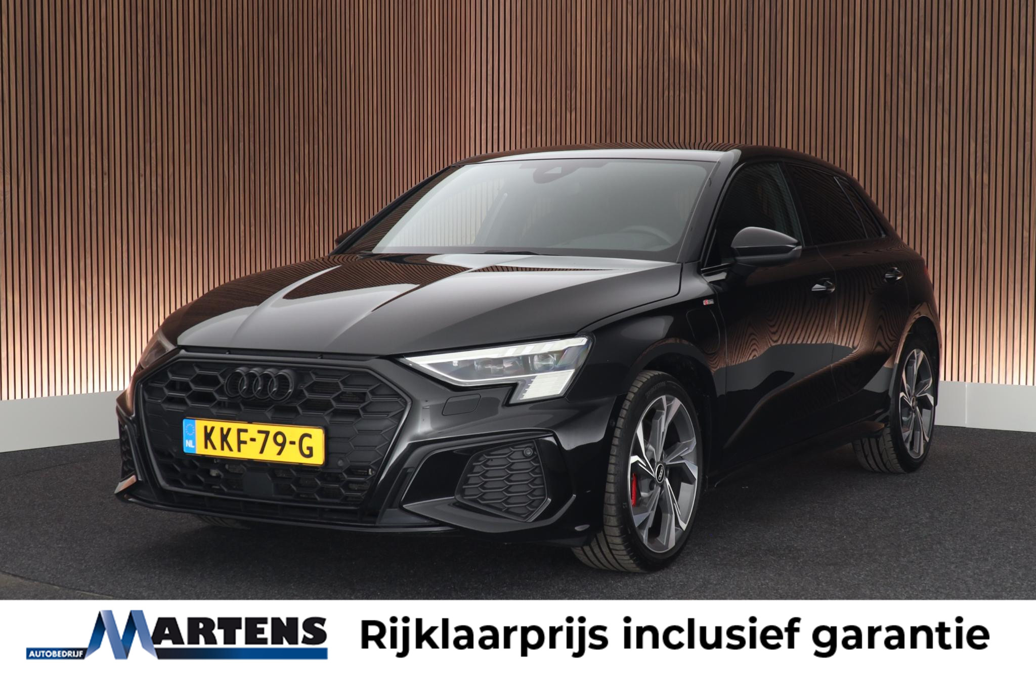 Audi A3 45 TFSIe 45 TFSIe 245pk S edition Competition 2023 - voorkant