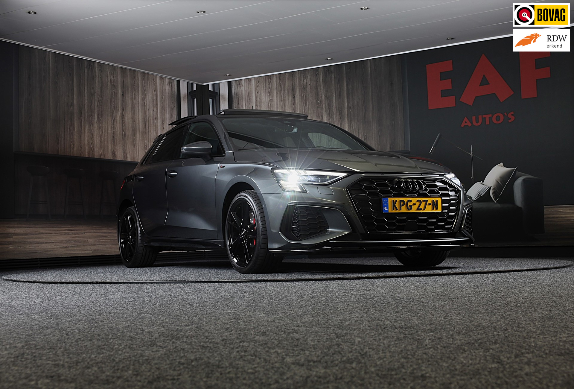 Audi A3 Sportback 45 TFSI e RS3 Look / 245 PK / RS Zetels / B & O / Leder / Lane Assist / Open Pano / Matrix / Virtual Cockpit 2022 - voorkant