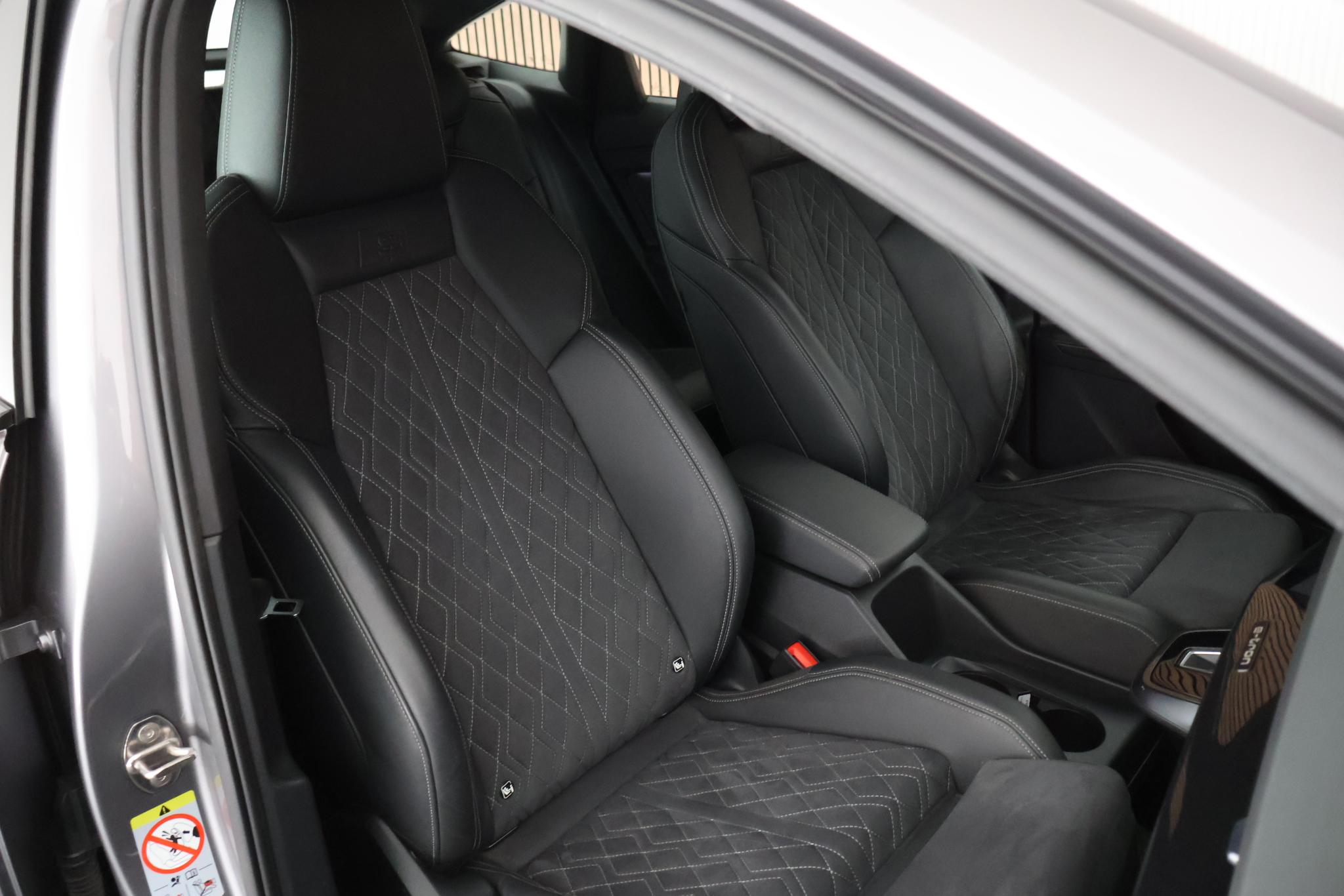 Foto van Audi Q4 Sportback 50 E-tron
