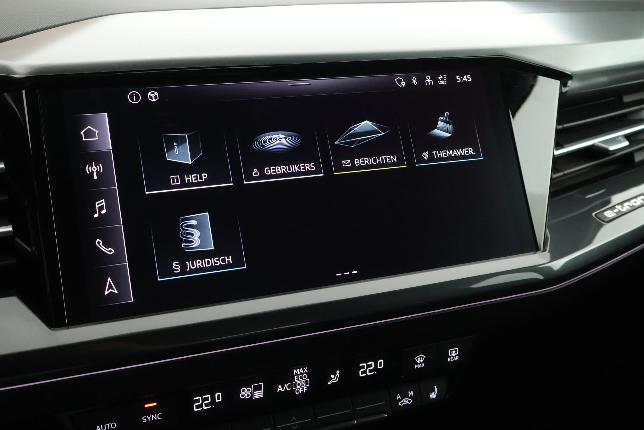 Foto van Audi Q4 Sportback 50 E-tron