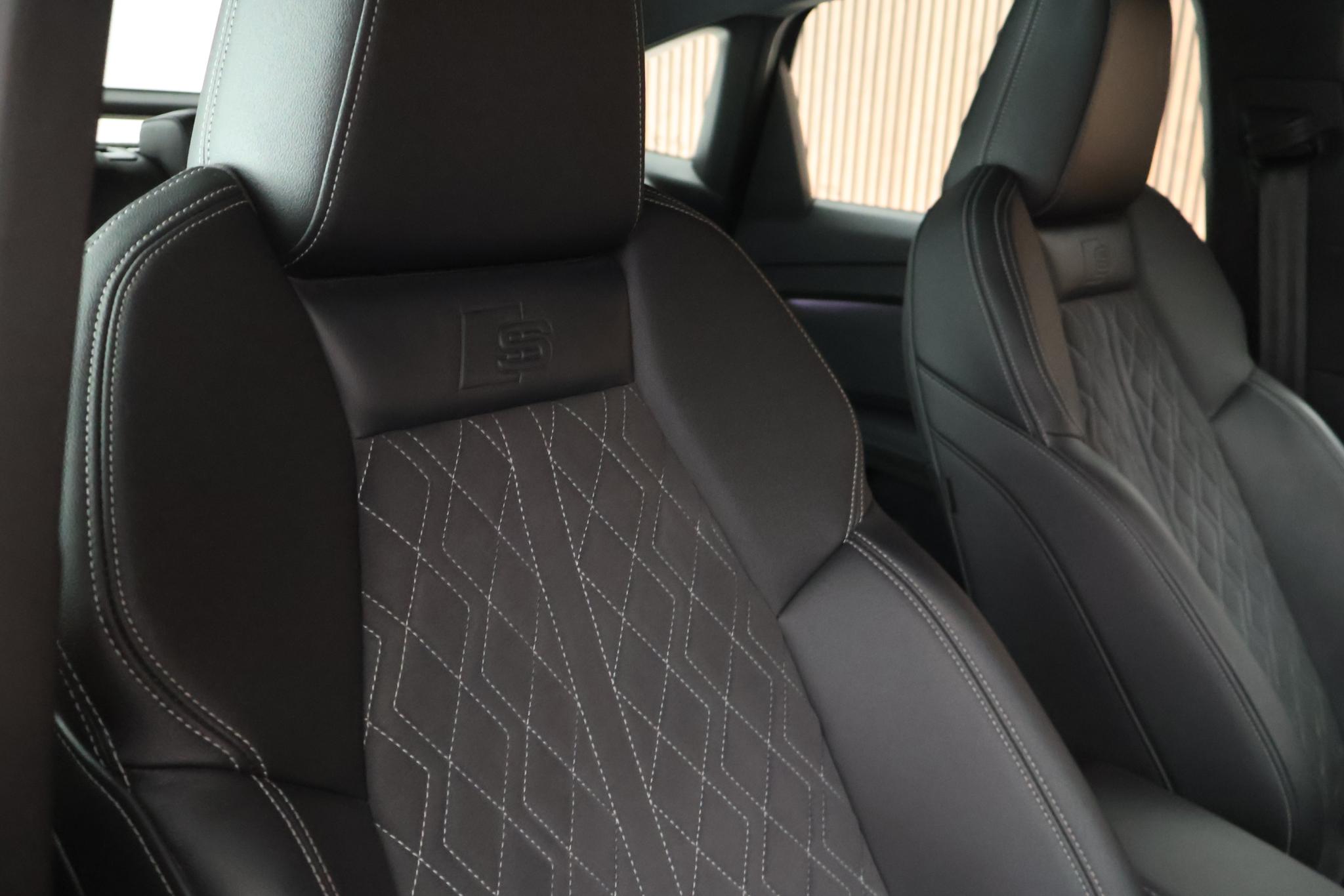 Foto van Audi Q4 Sportback 50 E-tron