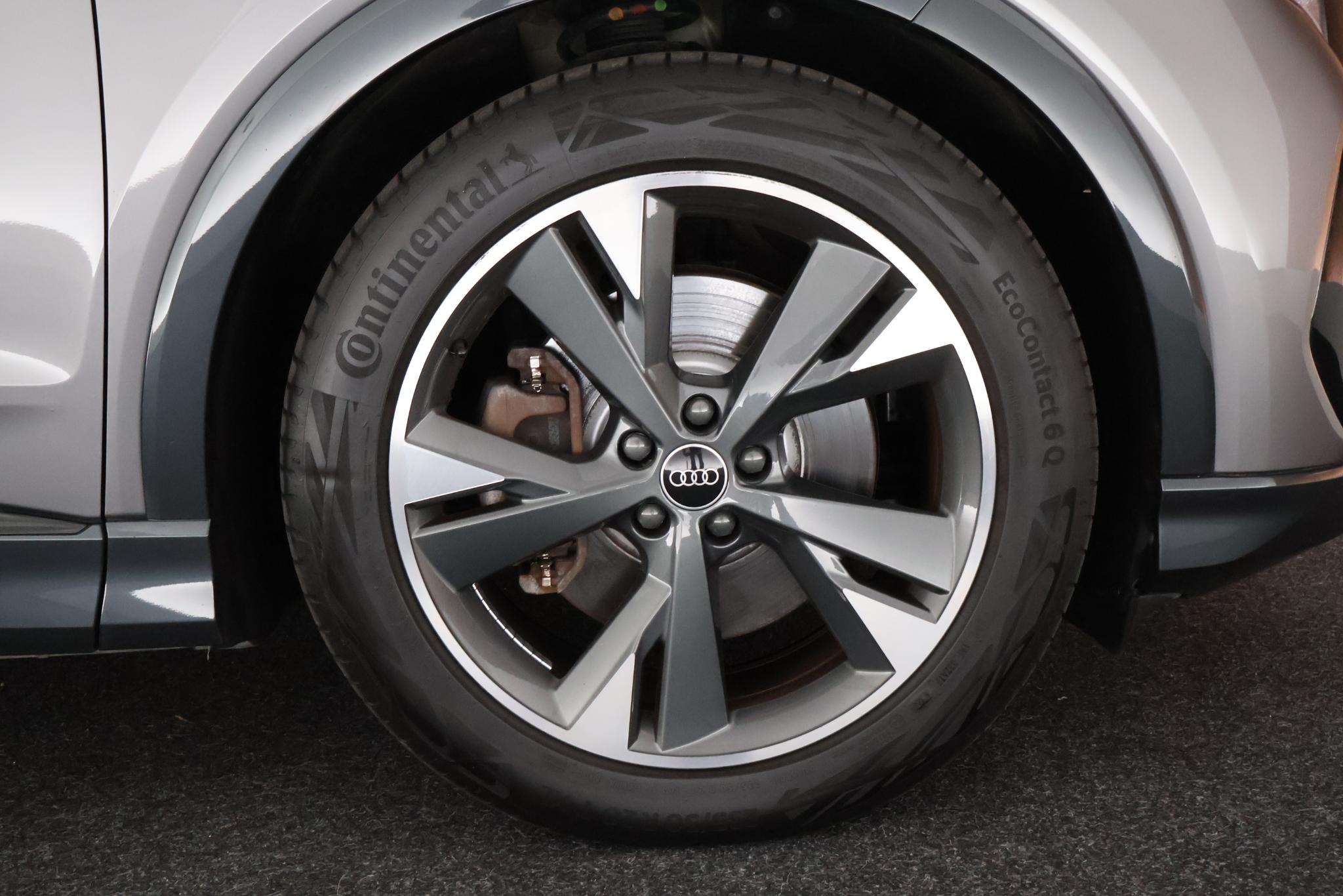 Foto van Audi Q4 Sportback 50 E-tron