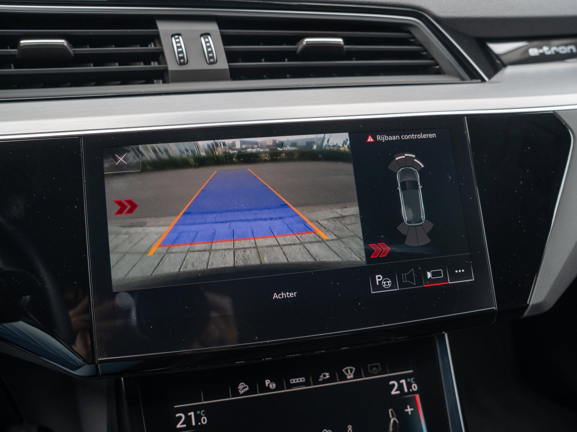 Foto van Audi E-tron