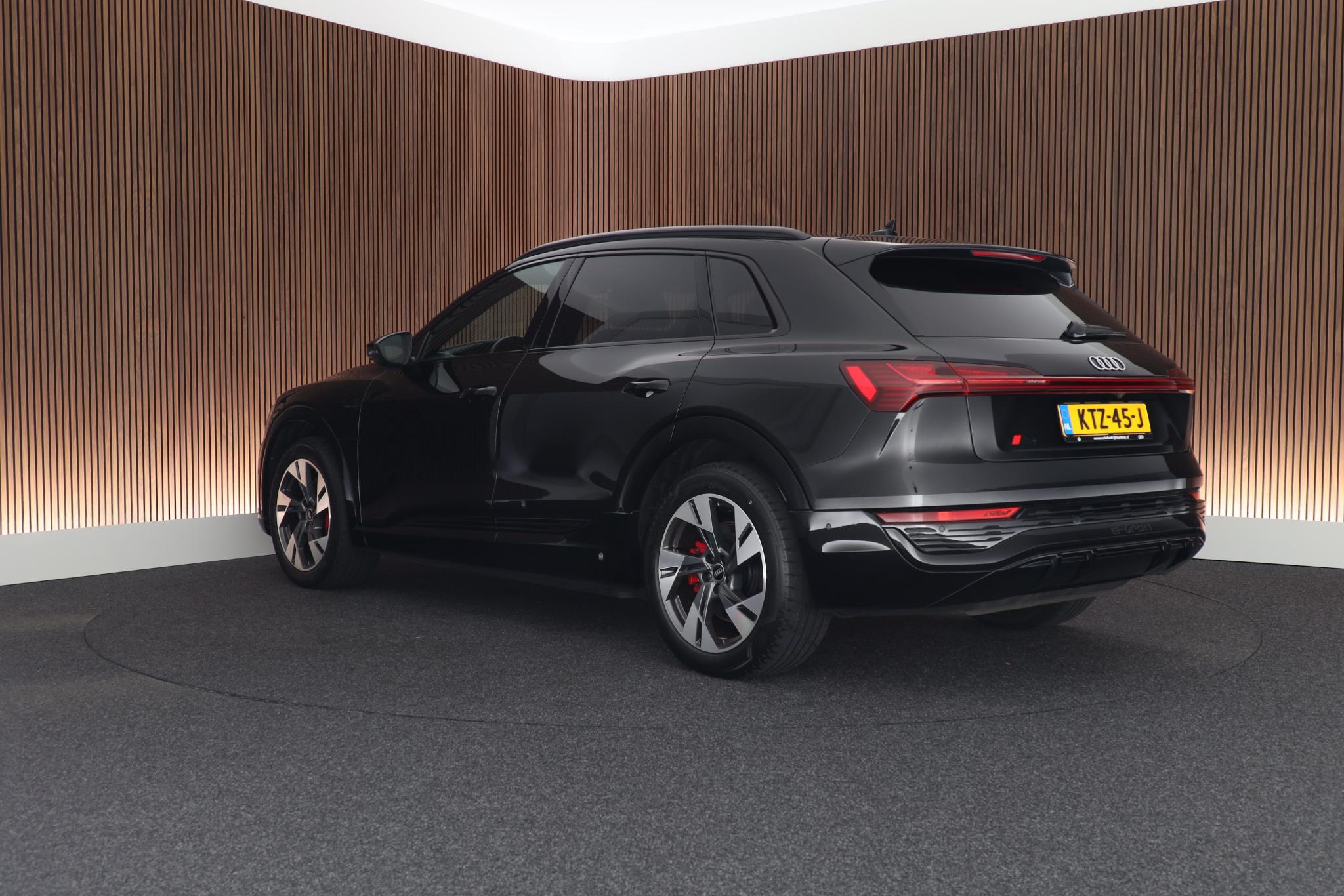 Foto van Audi Q8 50 E-tron