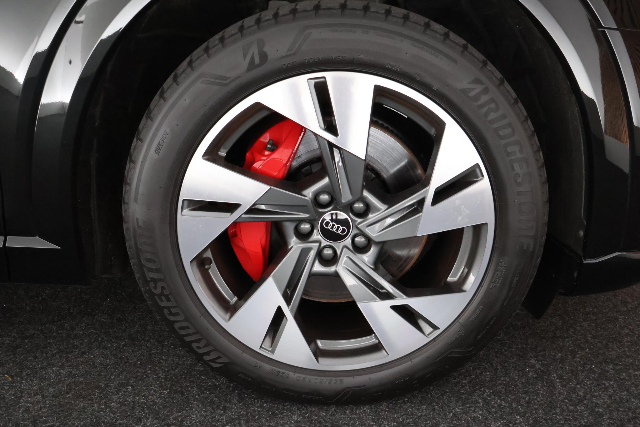 Foto van Audi Q8 50 E-tron
