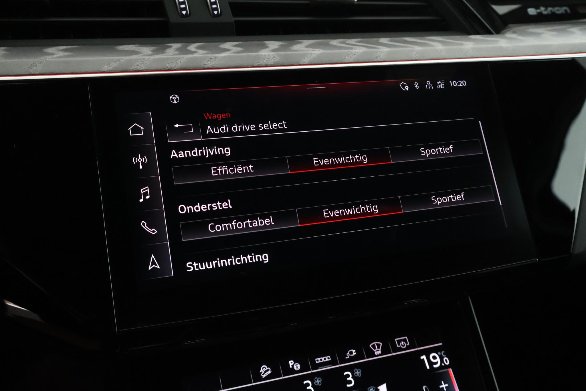 Foto van Audi Q8 50 E-tron