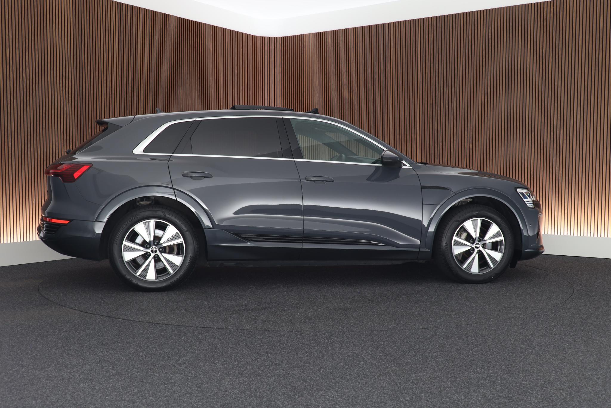 Foto van Audi Q8 50 E-tron