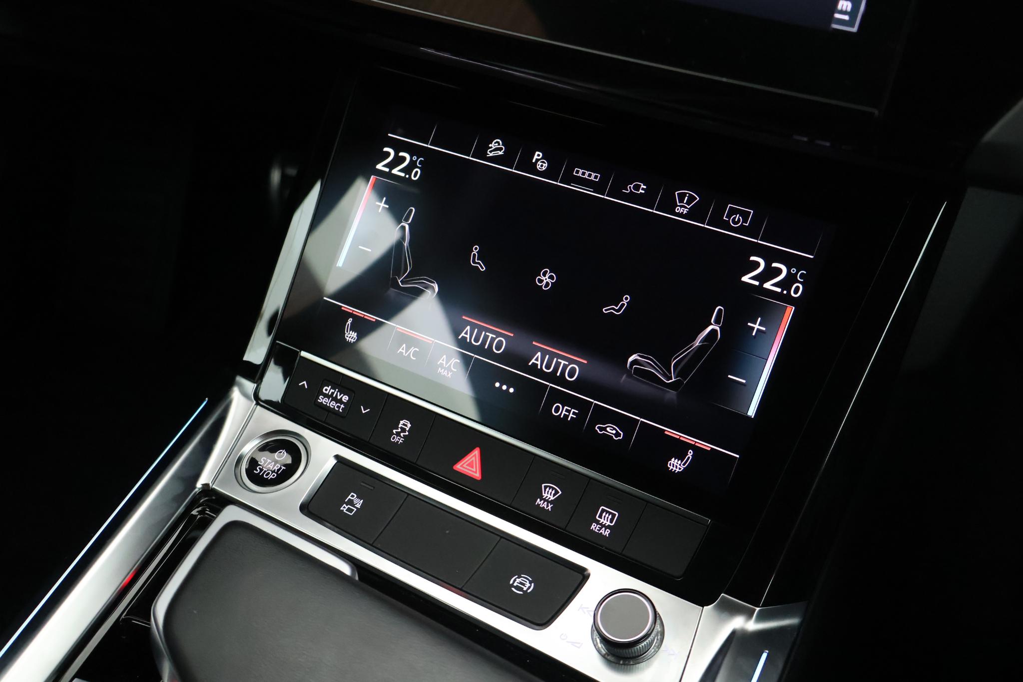 Foto van Audi Q8 50 E-tron