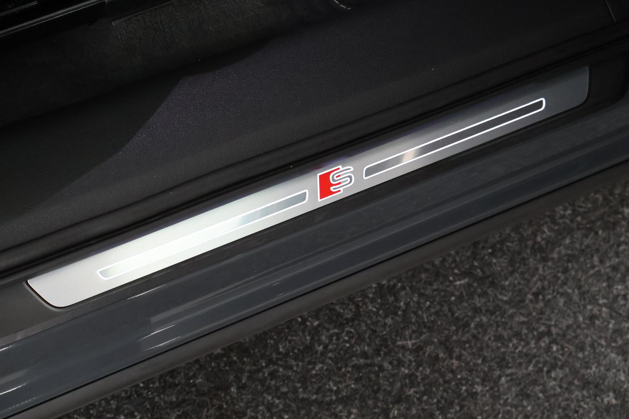 Foto van Audi Q8 50 E-tron