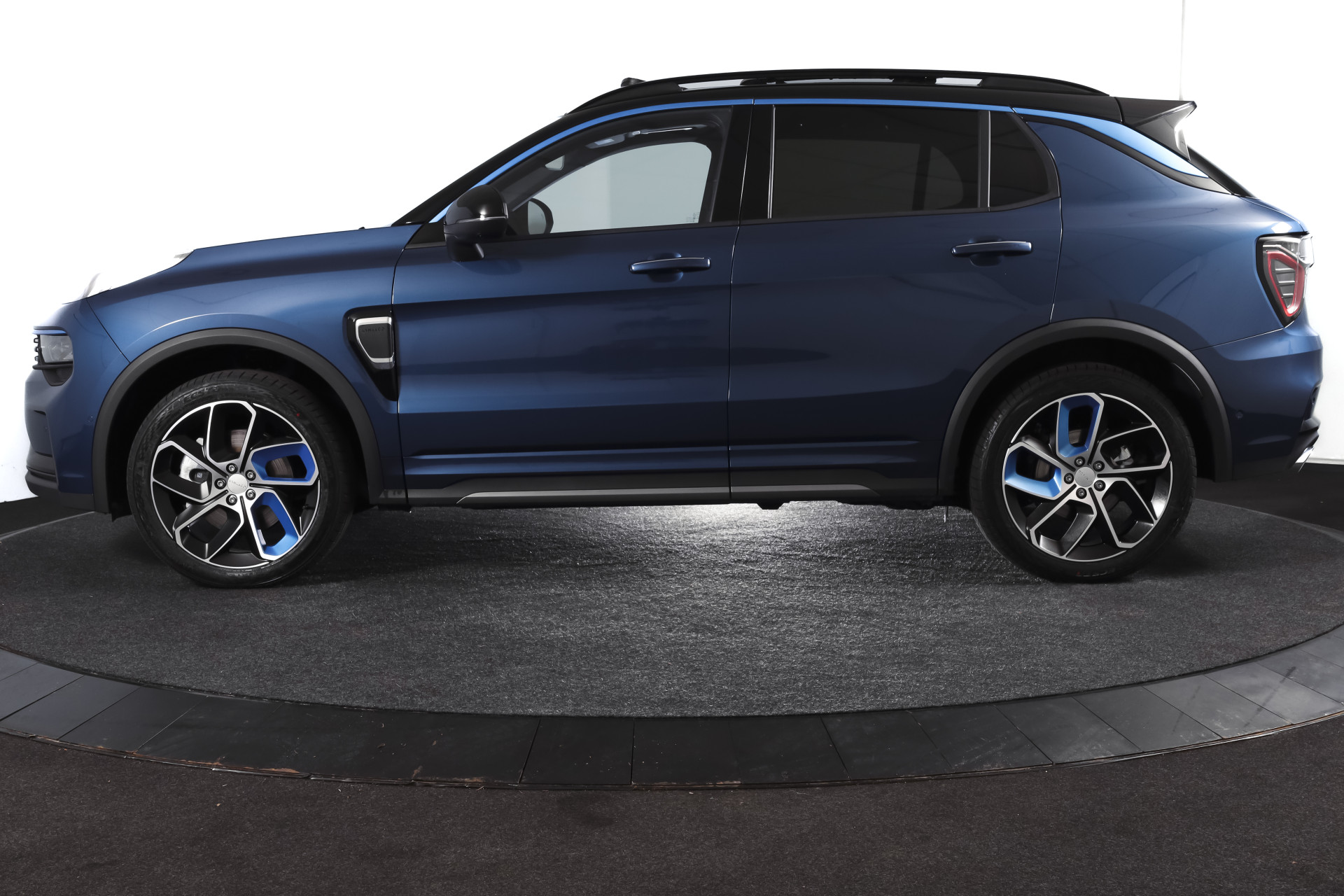 Foto van LYNK & Co 01