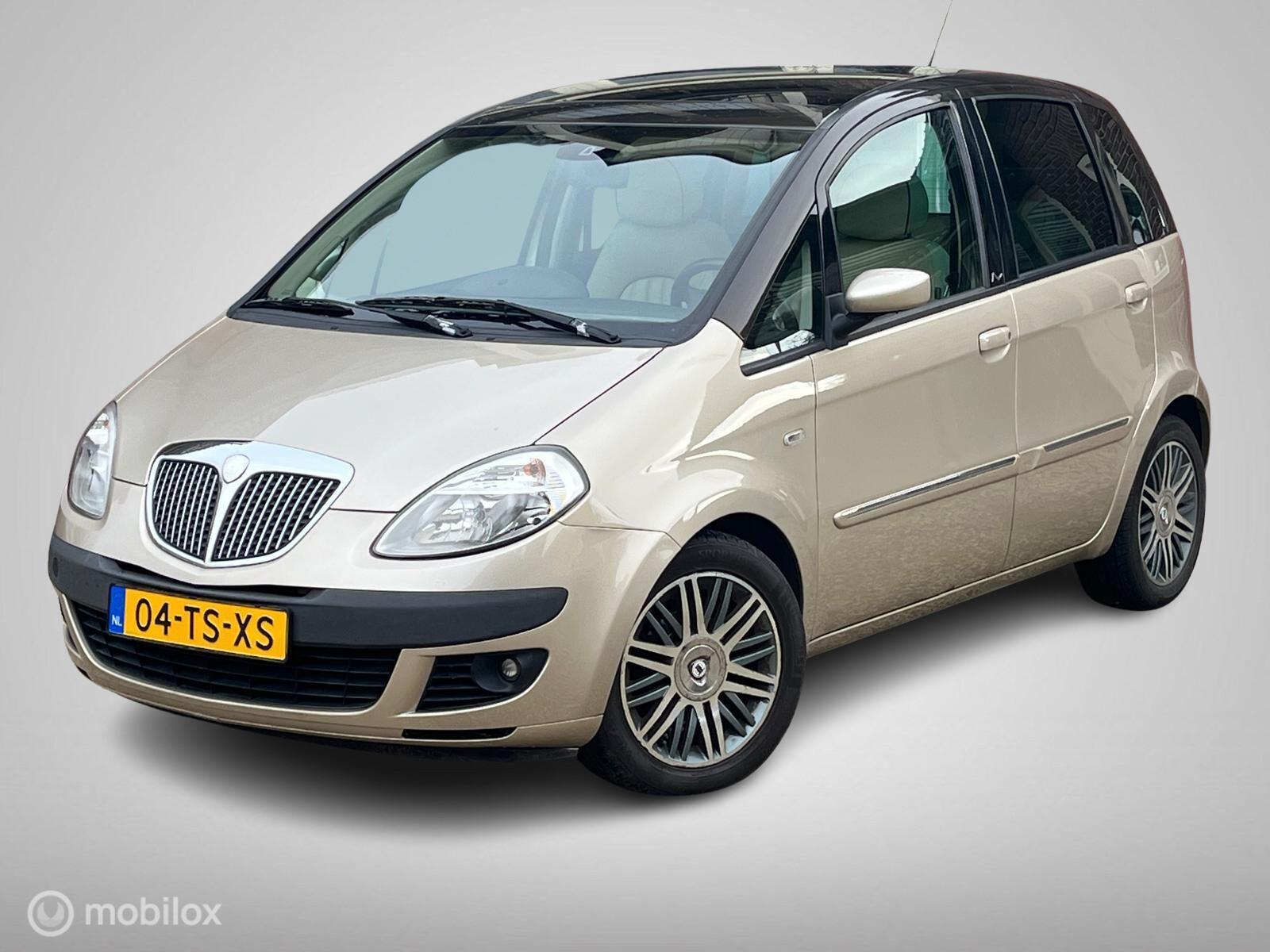 Lancia Lancia Musa 1.4-16V Platino+ DFN BiColore met leder en glasdak 2007 - voorkant