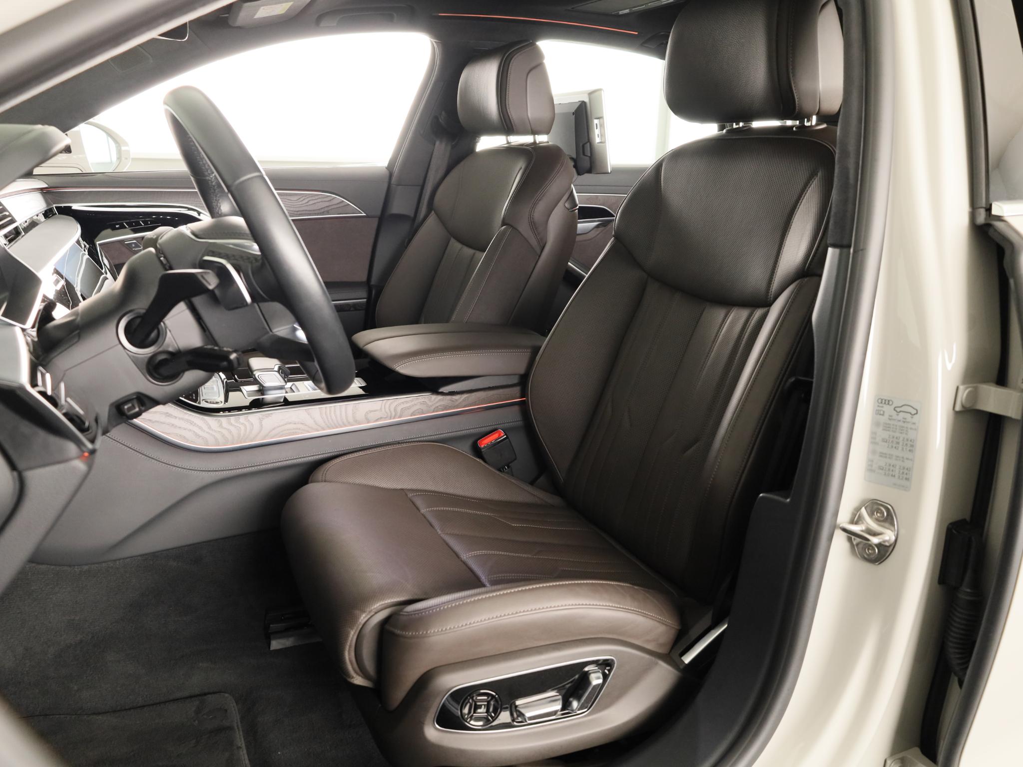 Foto van Audi A8