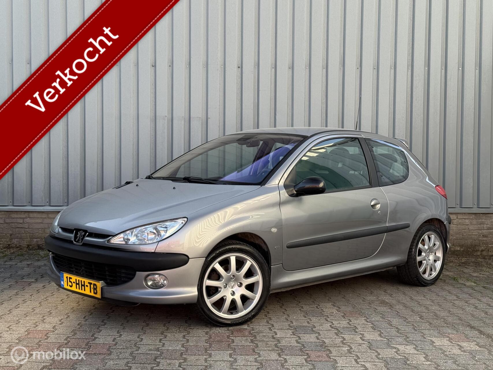 Peugeot 206 2.0-16V GTI 2001 - voorkant