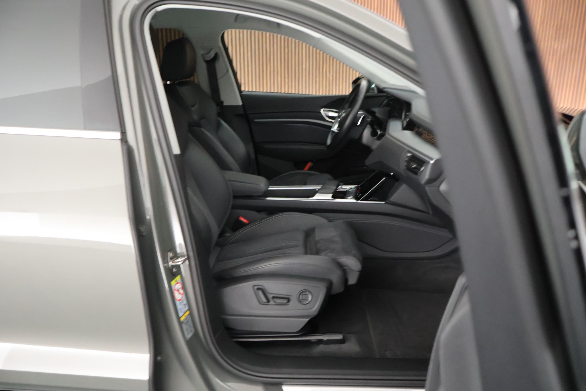 Foto van Audi Q8 50 E-tron