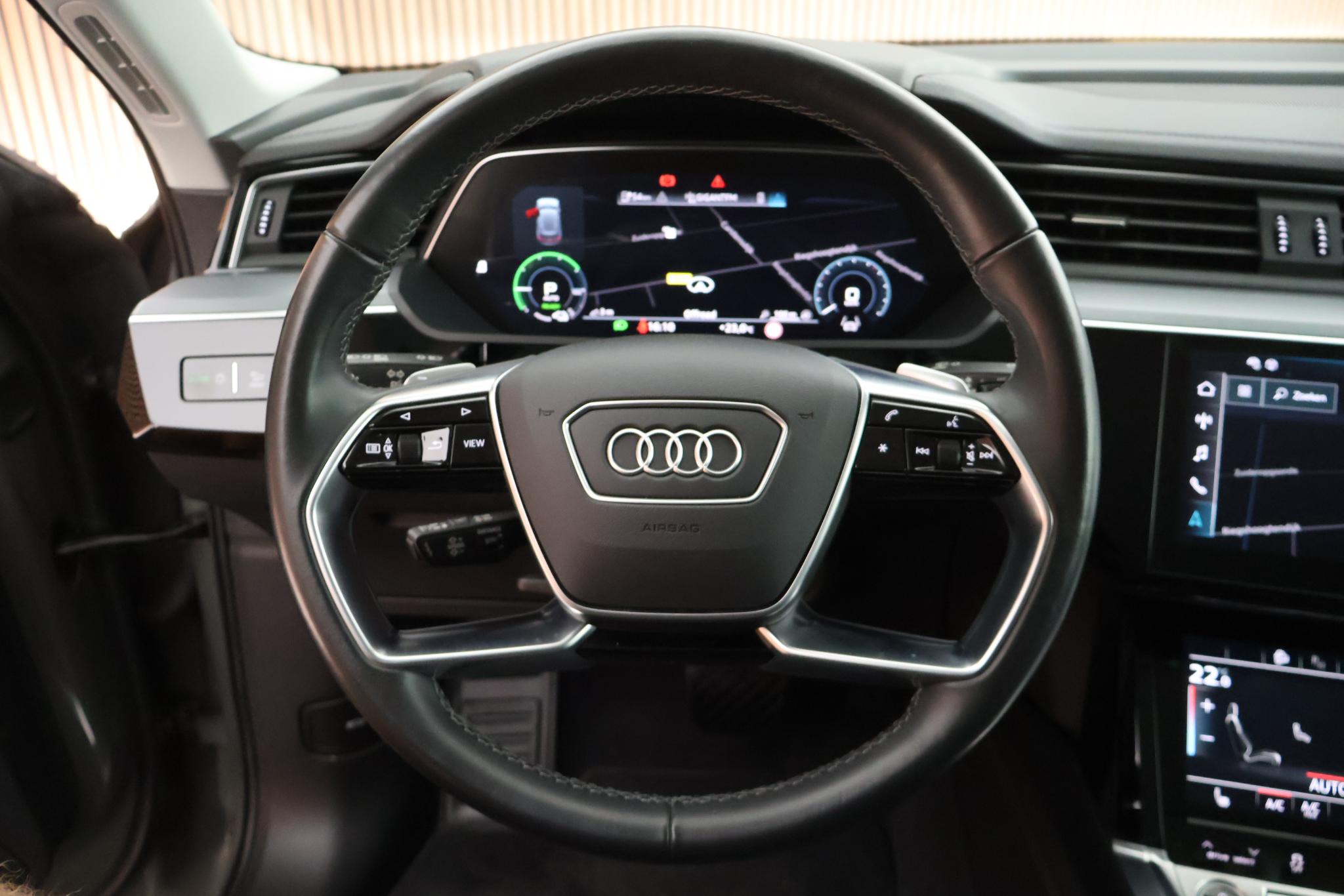 Foto van Audi Q8 50 E-tron