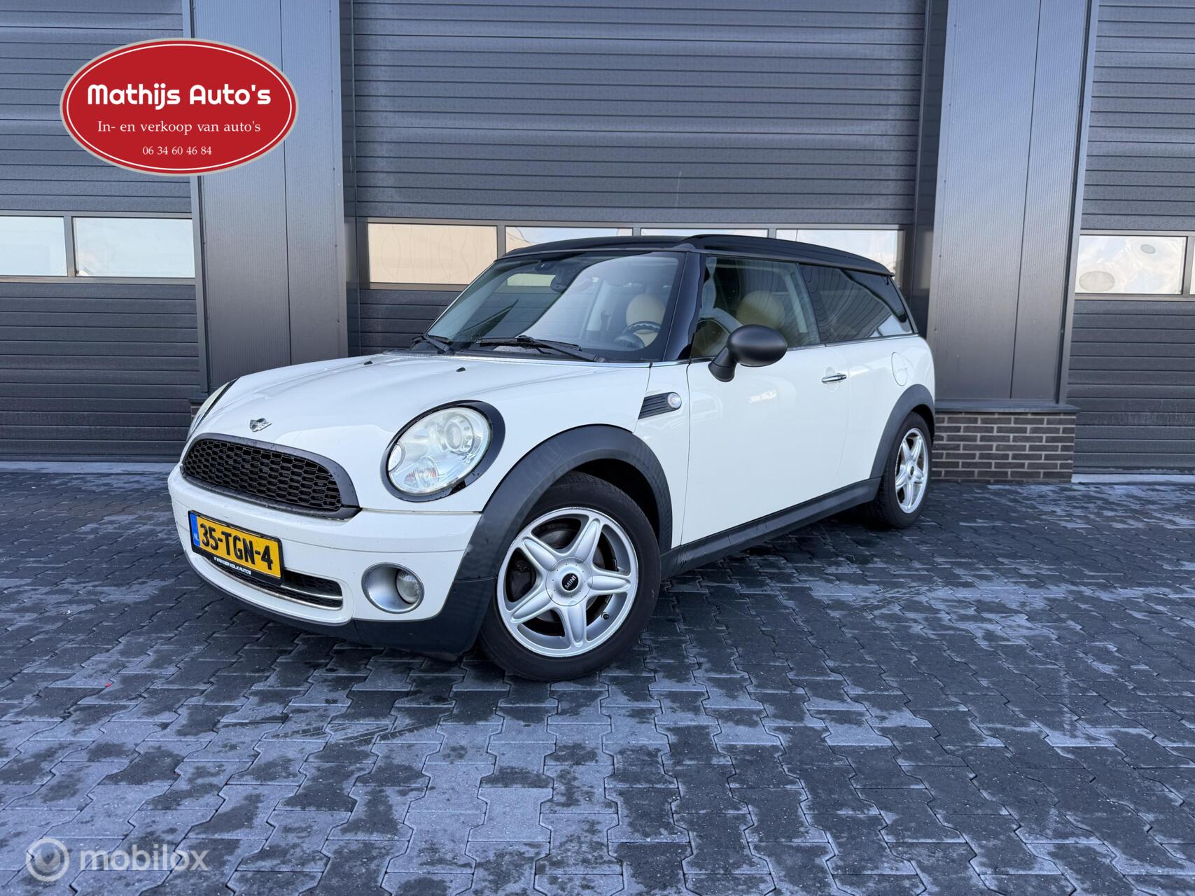 Mini One Clubman 1.6 One Pepper  | Leder | Panorama | Cruise | Climate | Sensoren 2009 - voorkant