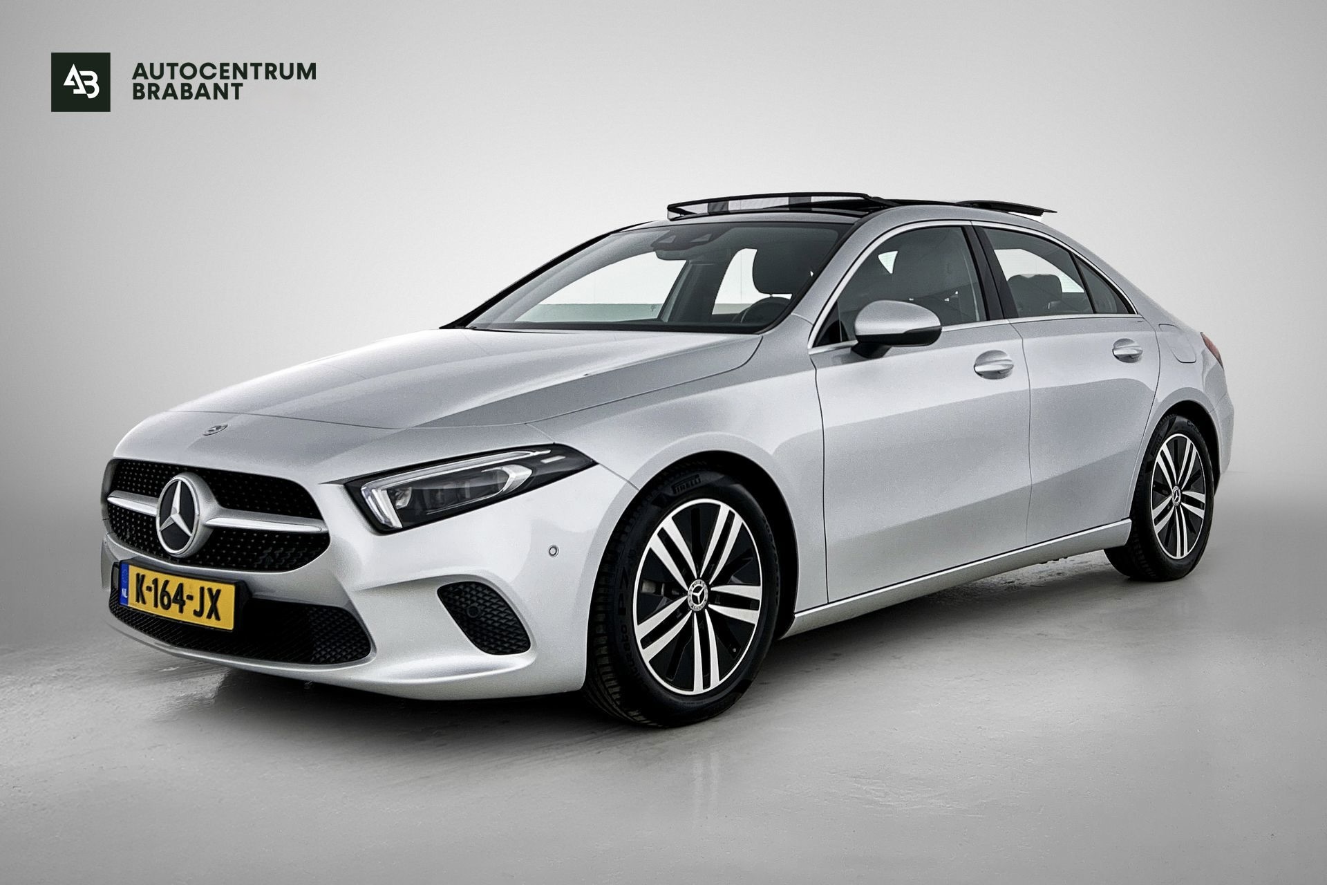 Foto van Mercedes-Benz A 200