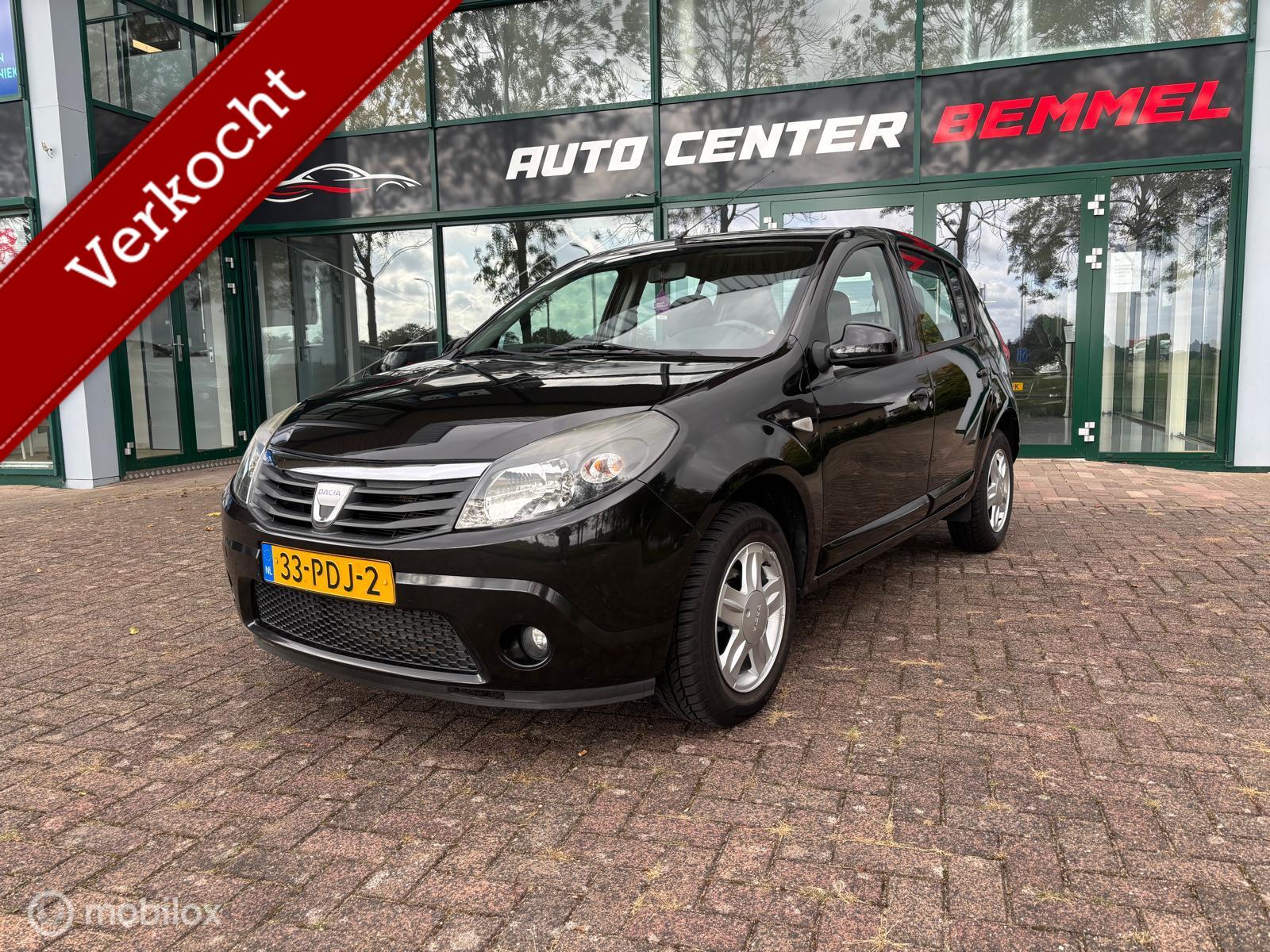 Dacia Sandero 1.2 Recent nieuw beurt season banden 2011 - voorkant
