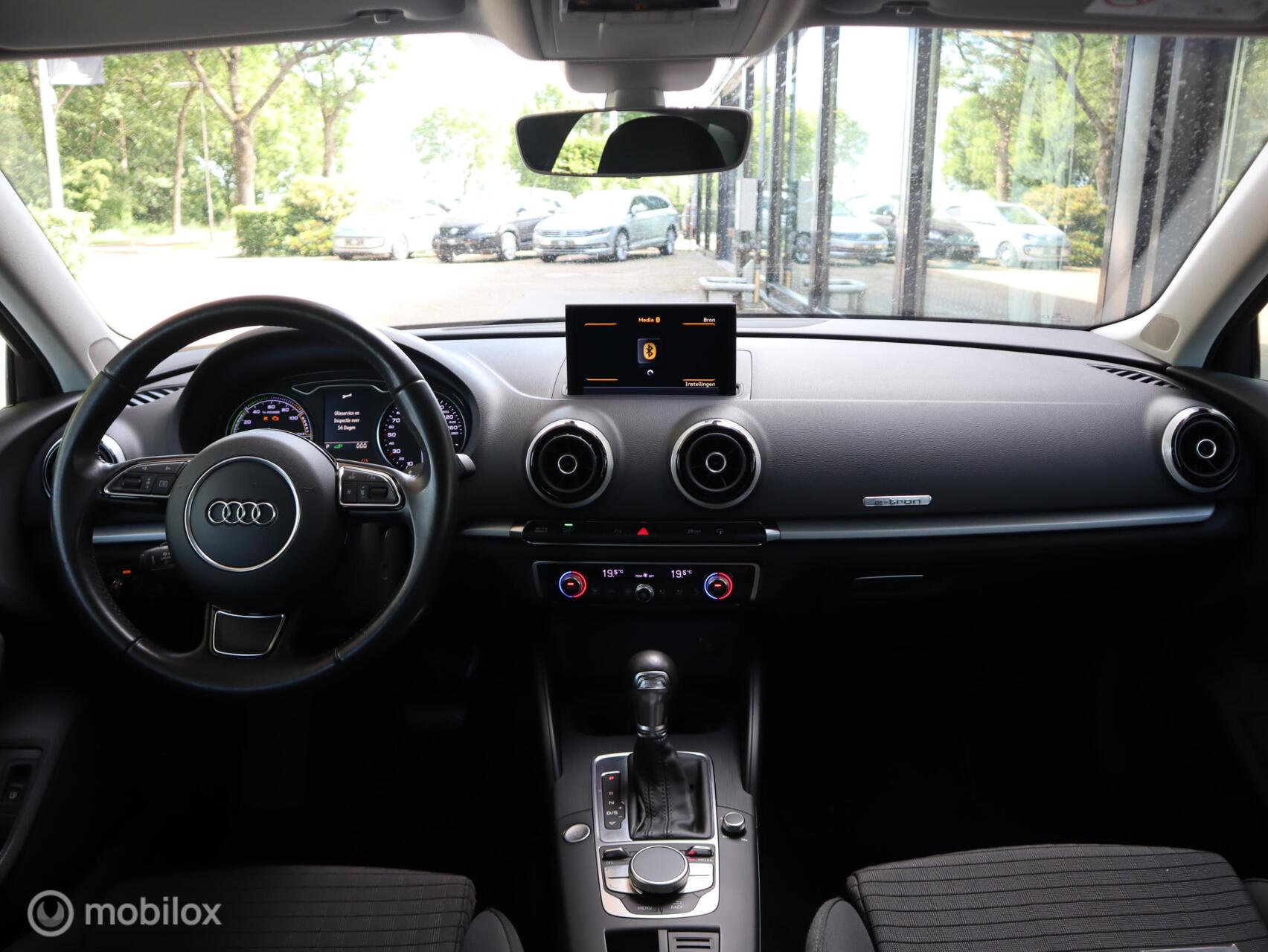 Foto van Audi A3 Sportback E-tron